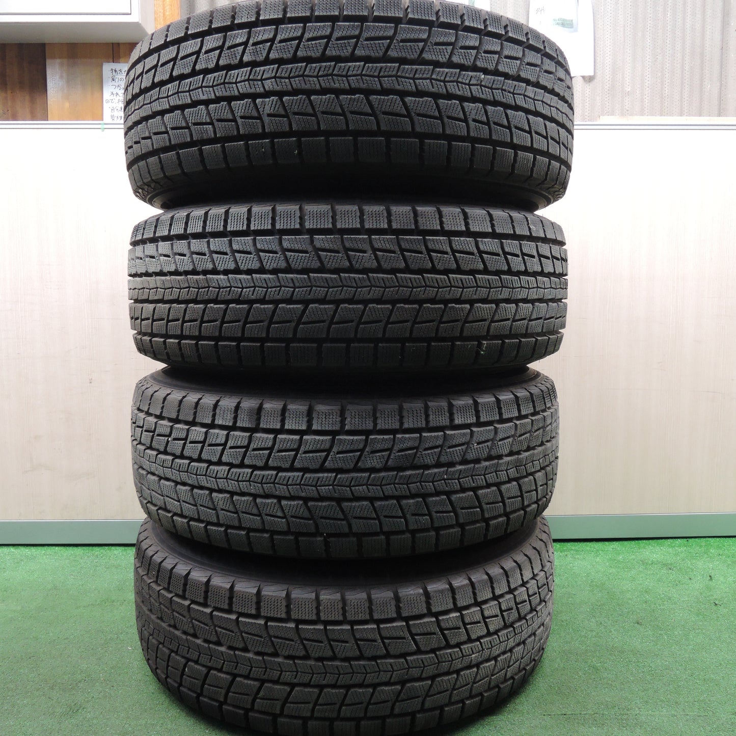 *送料無料*超バリ溝！9.5分以上★GMC ユーコン デナリ 純正 265/70R17 スタッドレス ダンロップ ウインターマックス SJ8 17インチ PCD139.7/6H★3122912HAス
