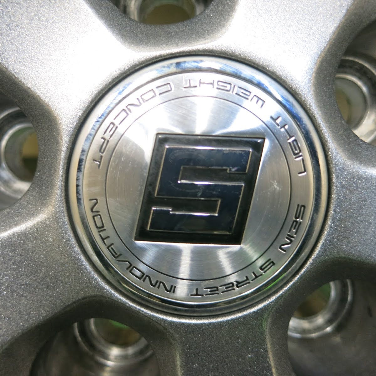 [送料無料]バリ溝！19年！キレイ！ほぼ10分★スタッドレス 225/65R17 ダンロップ ウインターマックス SJ8 SEIN ザイン 17インチ PCD114.3/5H★3102001イス