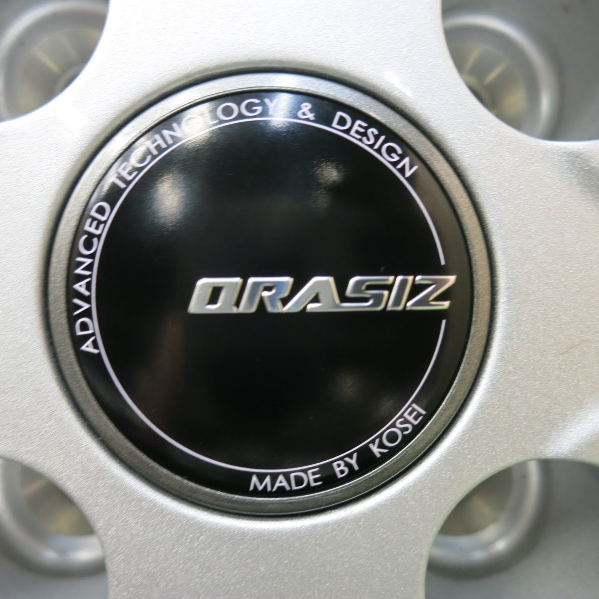 [送料無料]未使用！20年★ライズ ロッキー等 195/60R17 KOSEI QRASIZ VS6 スタッドレス ヨコハマ アイスガード iG60 クレイシズ 17インチ PCD100/4H★3060902ヒス