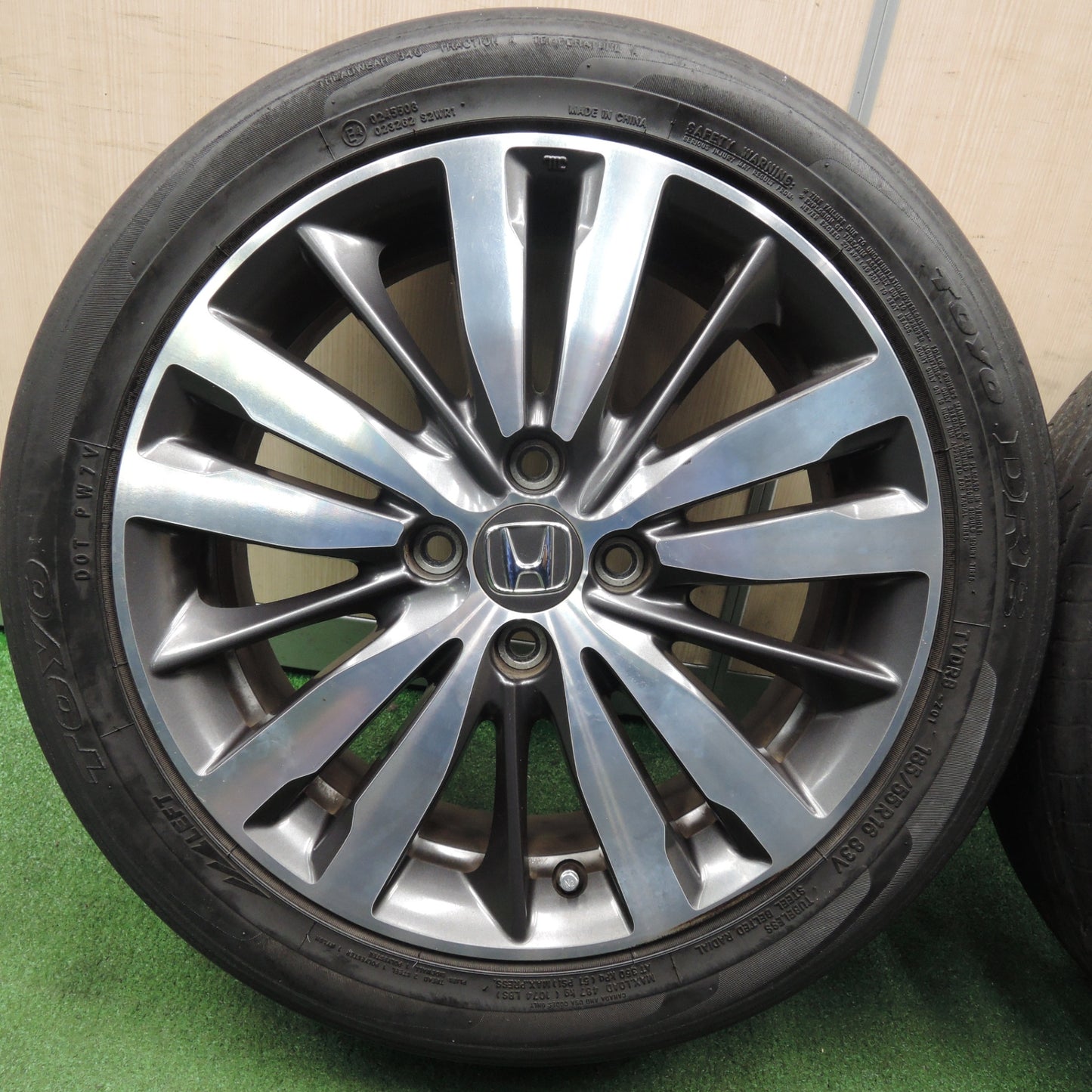 *送料無料* 4本価格★ホンダ GK5 GP5 フィット RS 純正 185/55R16 トーヨー DRB 16インチ PCD100/4H★4021901NJノ