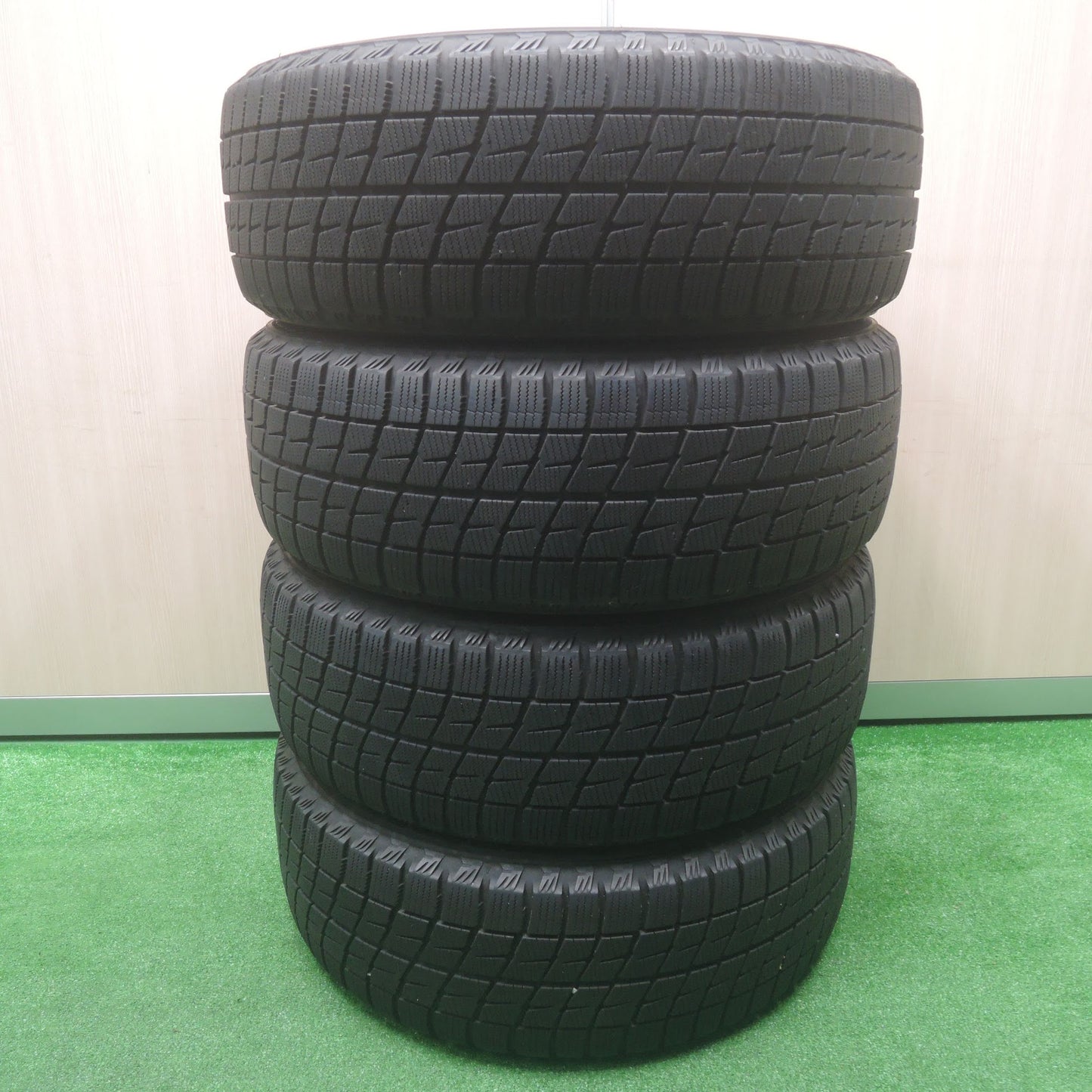 [送料無料]バリ溝！キレイ！8.5分★スタッドレス 215/55R17 ブリヂストン アイスパートナー ravrion selzer ラブリオン 17インチ PCD114.3/5H★3090801SYス