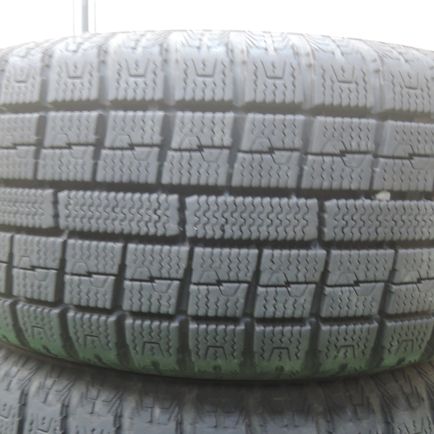 *送料無料*バリ溝！キレイ！9.5分★トヨタ シエンタ 純正 スチール 185/60R15 スタッドレス トーヨー ガリット G5 PCD100/5H★4011908SYス