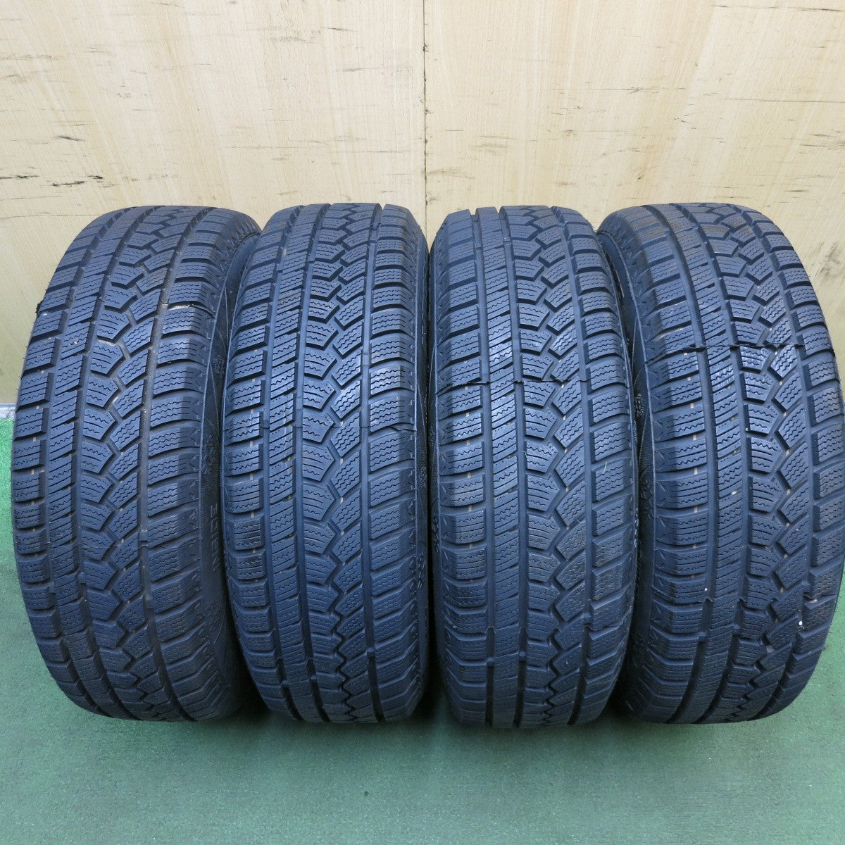 *送料無料* 超バリ溝！キレイ！ほぼ10分★スタッドレス 195/65R15 インステート DURATION30 STRANGER ストレンジャー 15インチ PCD114.3/5H★4020911KKス
