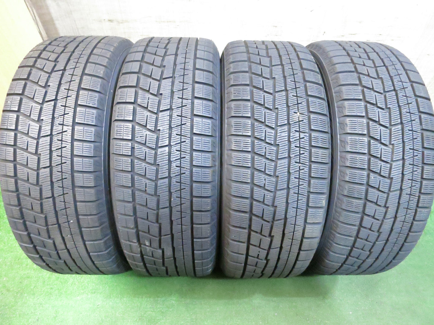 [送料無料]バリ溝！21年！ほぼ10分★スタッドレス 225/55R17 ヨコハマ アイスガード iG60 STRANGER ストレンジャー 17インチ PCD100/5H★3022016Hス