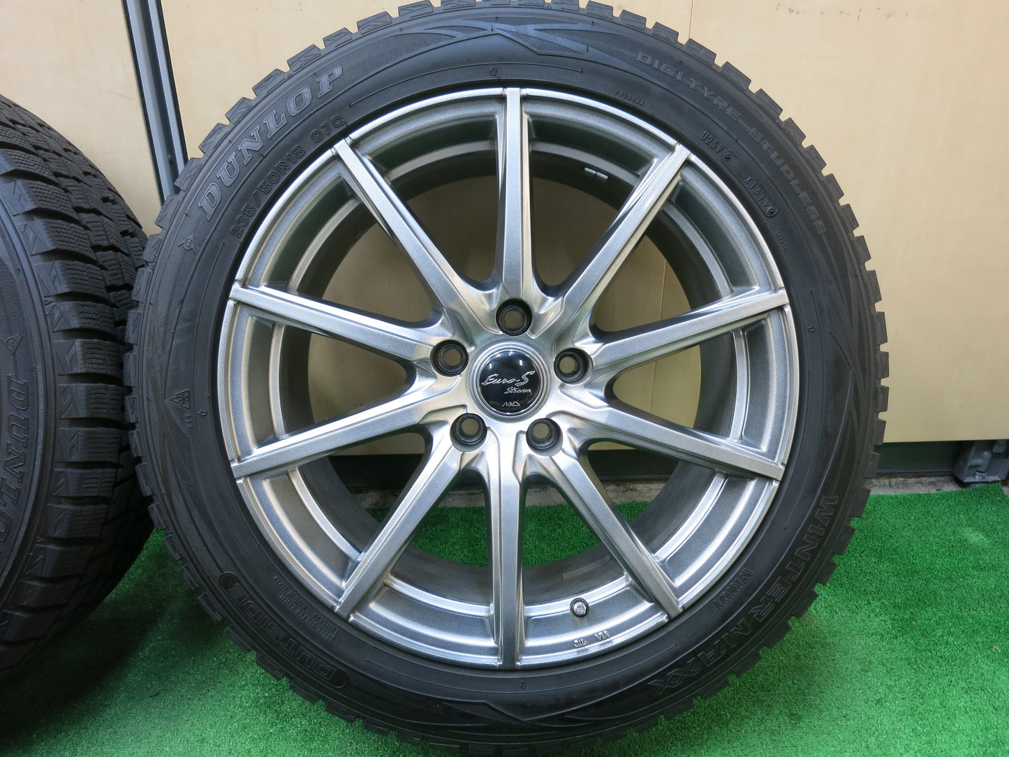 [送料無料]バリ溝！19年！キレイ！9.5分以上★スタッドレス 235/50R18 ダンロップ ウインターマックス WM01 Euro-S Stream MiD マルカ PCD114.3/5H★3022804ヒス