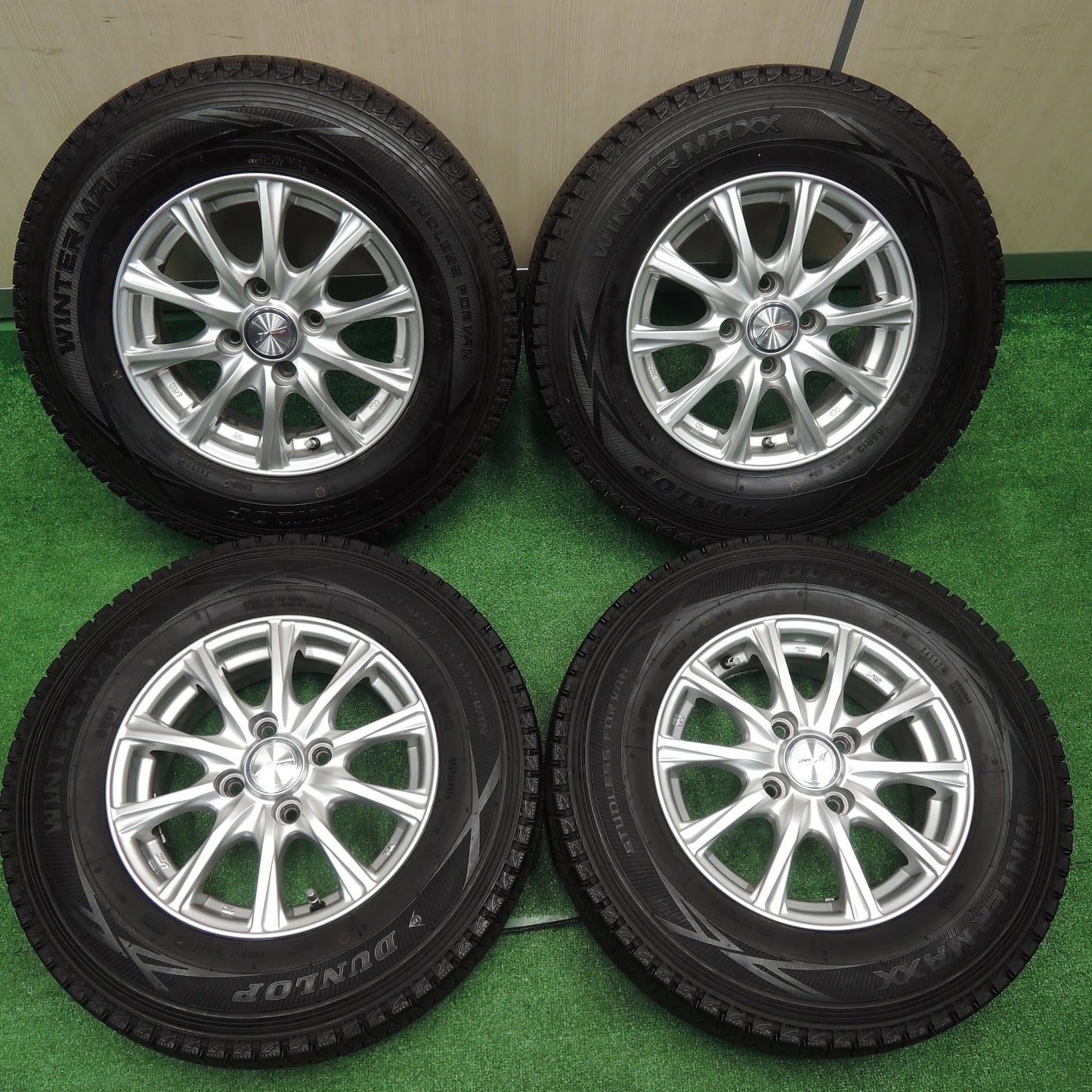 [送料無料]バリ溝！キレイ！9.5分★スタッドレス 165R13 6PR ダンロップ ウインターマックス SV01 JOKER weds ジョーカー 13インチ PCD100/4H★3081706NJス