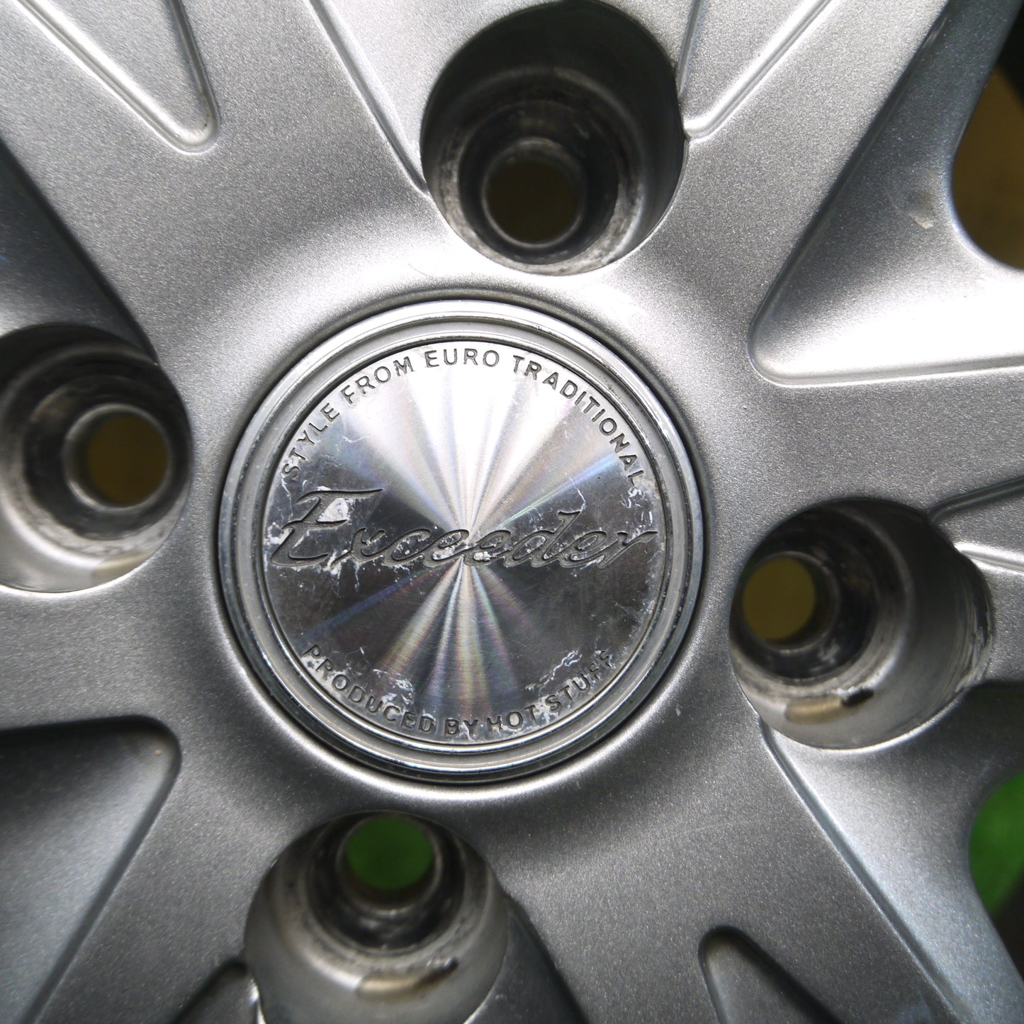 *送料無料*バリ溝！9.5分以上★スタッドレス 185/60R15 ピレリ アイスアシンメトリコ Exceeder エクシーダー 15インチ PCD100/4H★3102512Hス