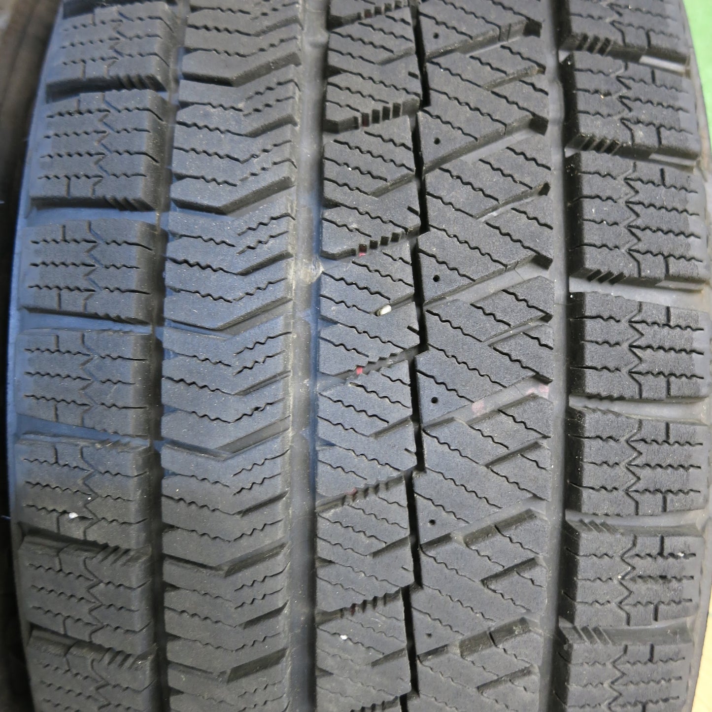 [送料無料]バリ溝！20年！綺麗！9.5分★プリウス 等 195/65R15 スタッドレス ブリヂストン ブリザック VRX2 ravrion ラブリオン 15インチ PCD100/5H★3042806Hス