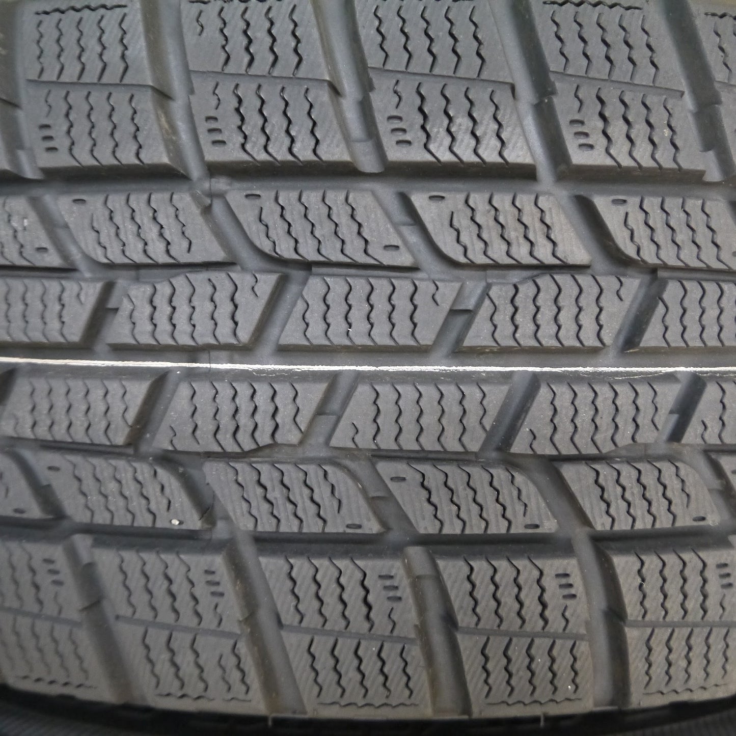 [送料無料]超バリ溝！キレイ！ほぼ10分★スタッドレス 195/65R15 グッドイヤー アイスナビ6 FEID 15インチ PCD114.3/5H★3111305Hス