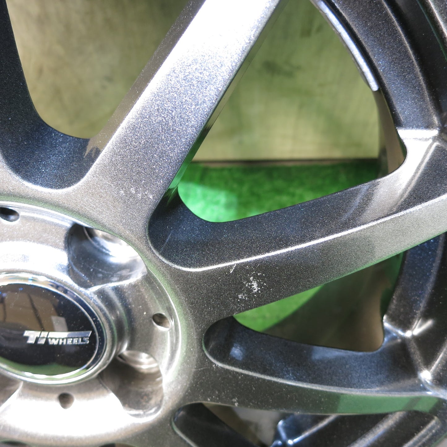 [送料無料]超バリ溝！22年！ほぼ10分★スタッドレス 185/65R15 トーヨー オブザーブ ガリット GIZ Ti WHEELS 15インチ PCD100/4H★3041705Hス