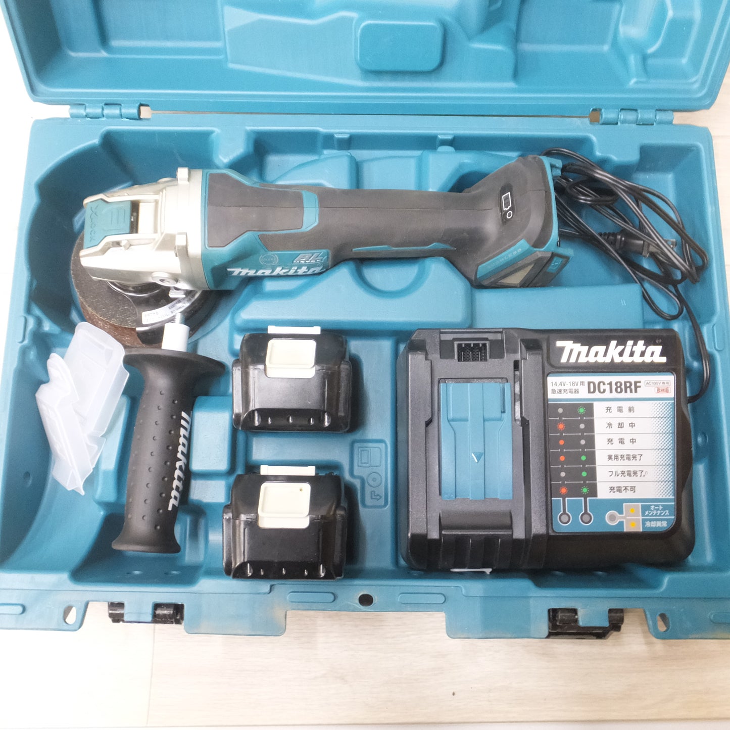 [送料無料] キレイ◆makita マキタ 100mm 充電式ディスクグラインダ GA420DRGX 18V バッテリー2個 充電器付き 研磨機 電動工具◆
