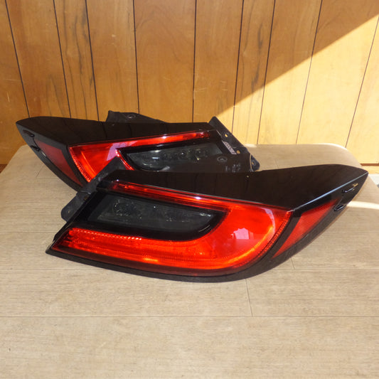 [送料無料]キレイ★スバル SUBARU 純正 GR86 テールライト ICHIKOH D258 84201-CC000 84201-CC010 左 右 セット★