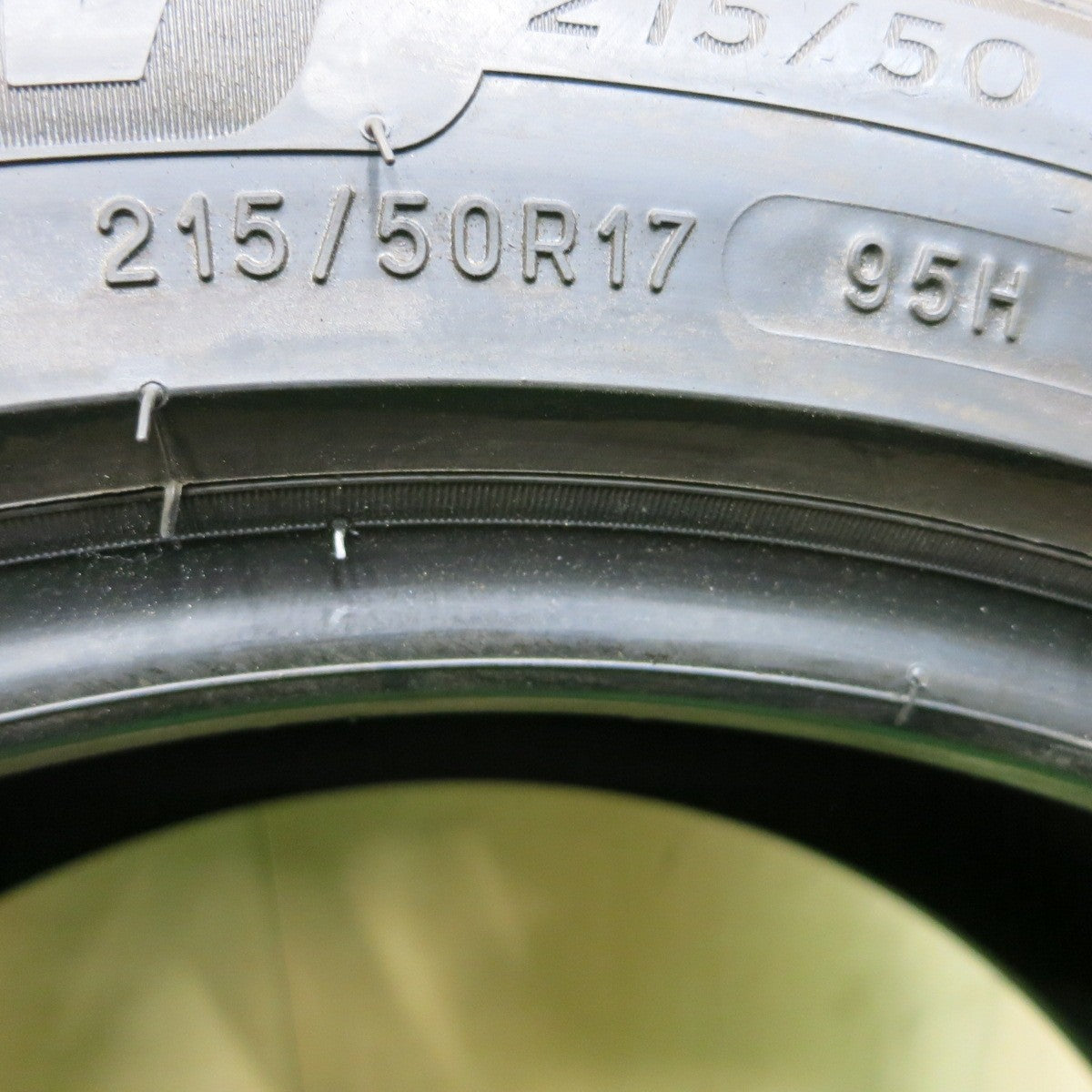 *送料無料*バリ溝！9.5分★スタッドレス 215/50R17 ミシュラン X-ICE3+ タイヤ 17インチ プリウスα レヴォーグ レガシィ インプレッサ 等★4013103イスタ