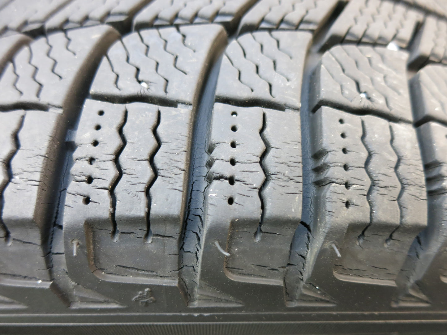[送料無料]バリ溝！9分★ベンツ ワーゲン 等 EURO TECH205/55R16 スタッドレス ミシュラン X-ICE XI3 ユーロテック 16インチ PCD112/5H★3031001ヒス