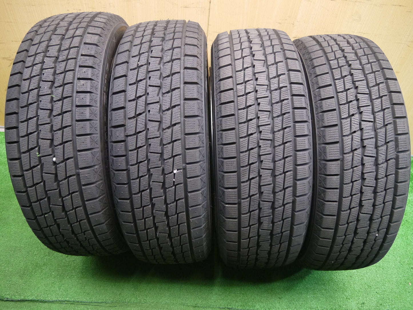 [送料無料]バリ溝！21年！ほぼ10分★レクサス RX Fスポーツ 純正 235/55R20 スタッドレス グッドイヤー アイスナビ SUV 20インチ PCD114.3/5H★2082408クス