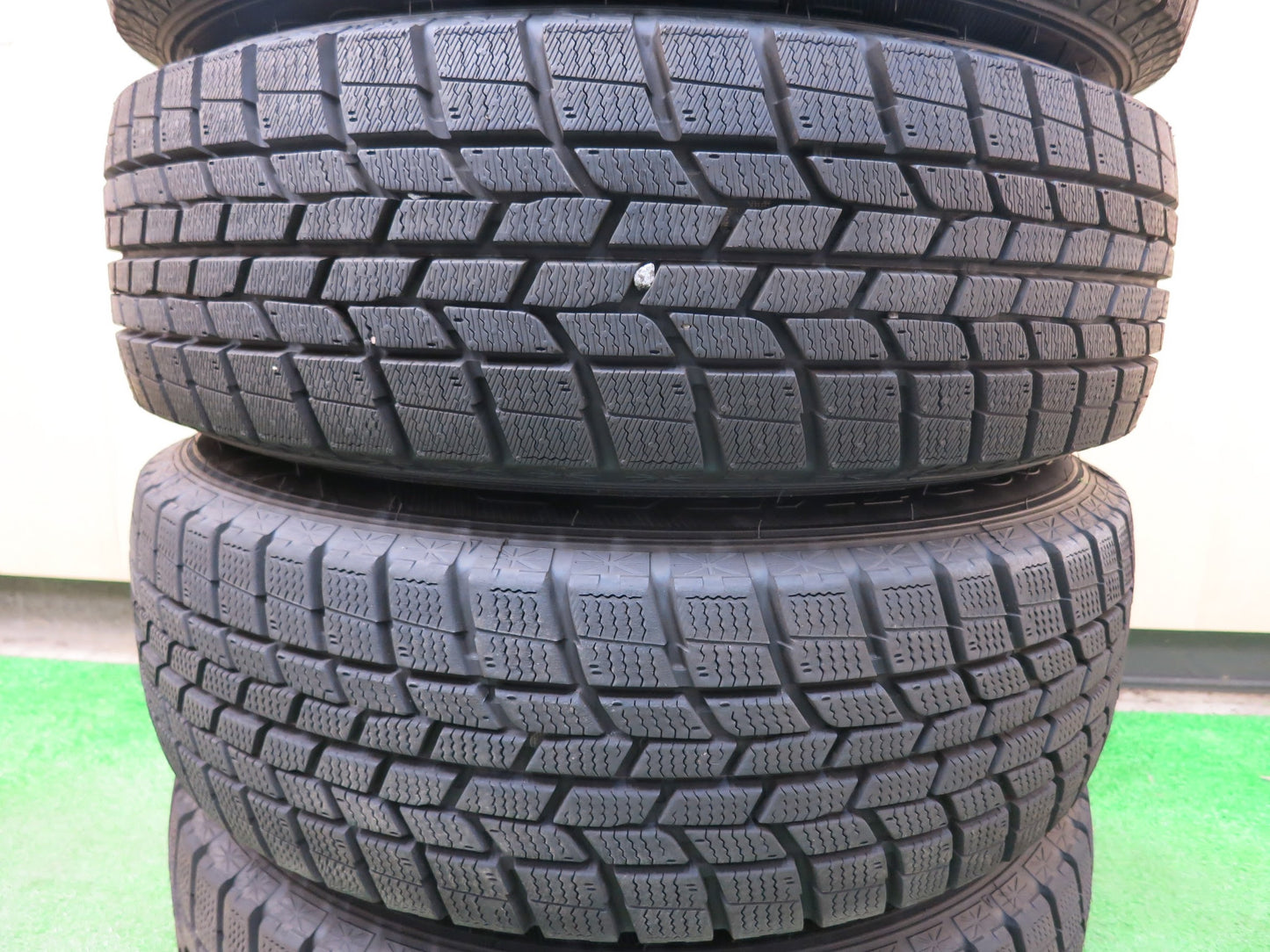 [送料無料]バリ溝！20年！キレイ！ほぼ10分★スタッドレス 175/70R14 グッドイヤー アイスナビ6 VELVA KEVIN ヴェルヴァ 14インチ PCD100/4H★3021502ヒス