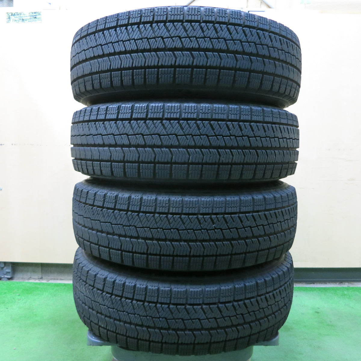 *送料無料*バリ溝！21年！キレイ！9分★スタッドレス 175/70R14 ブリヂストン ブリザック VRX2 JOKER ジョーカー 14インチ PCD100/4H★3102810イス