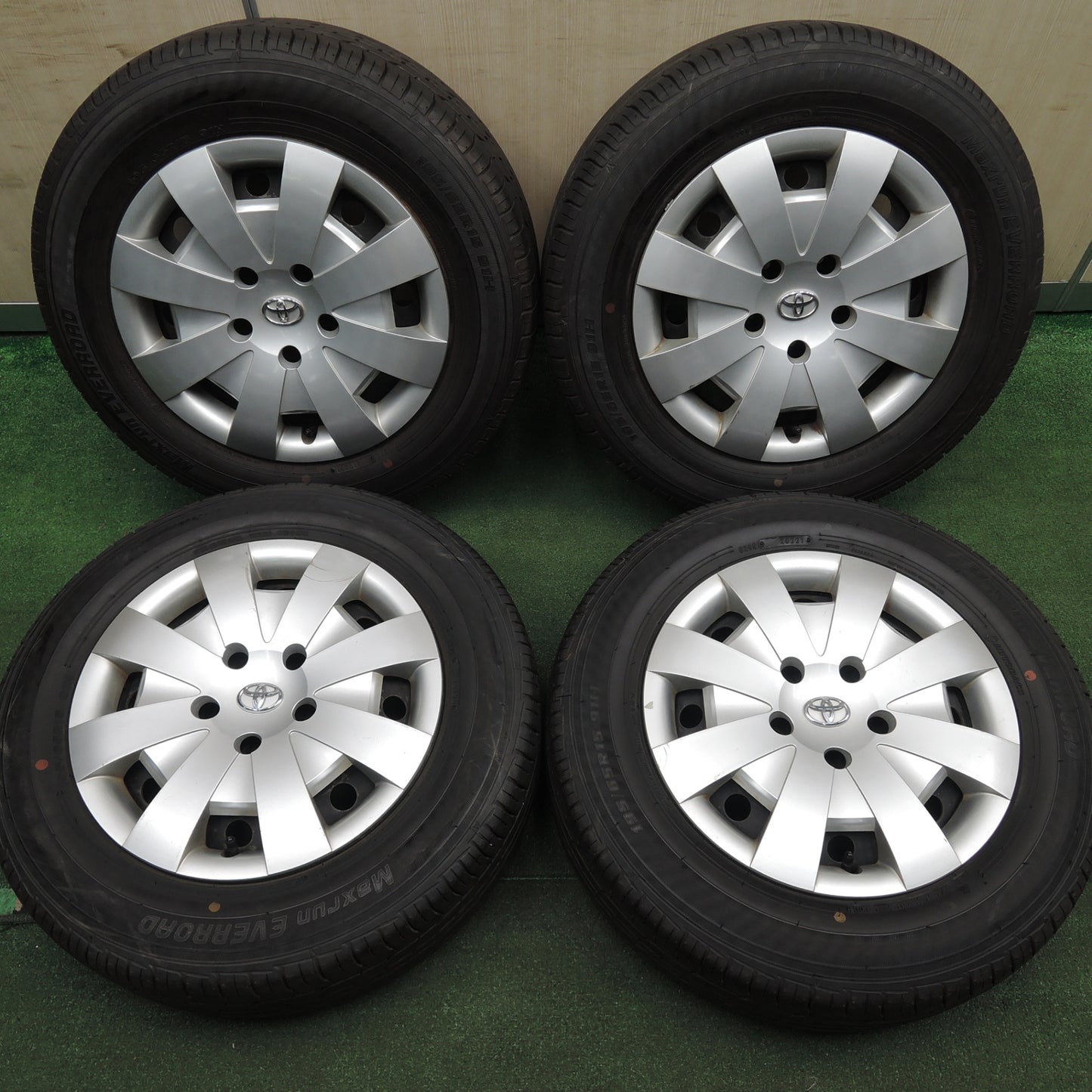 *送料無料* バリ溝！21年！ほぼ10分★トヨタ カローラ ルミオン 純正 スチール 195/65R15 オートバックス Maxrun EVERROAD PCD114.3/5H★4022504HAノ