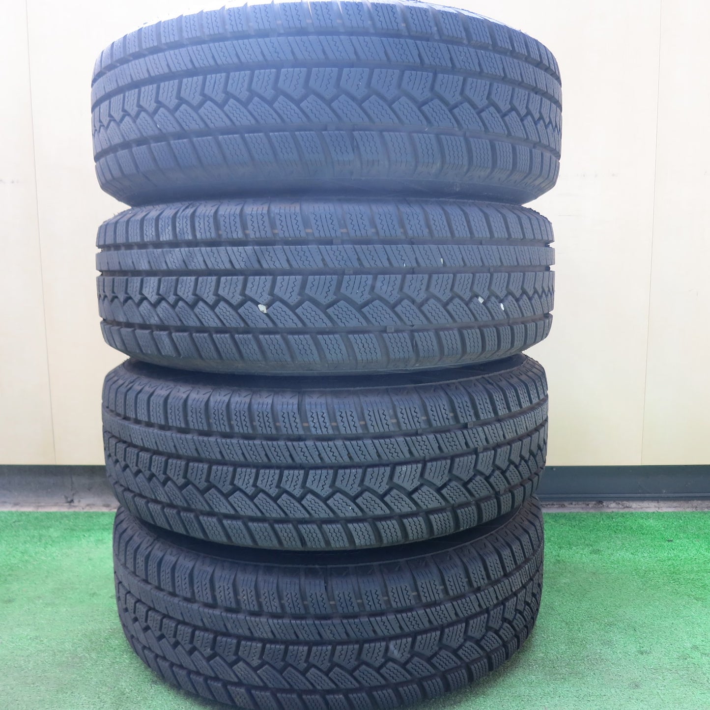[送料無料]バリ溝！22年！キレイ！ほぼ10分★スタッドレス 195/65R15 ハイフライ Win-turi 212 EMBELY 15インチ PCD100/5H★3051701ヒス
