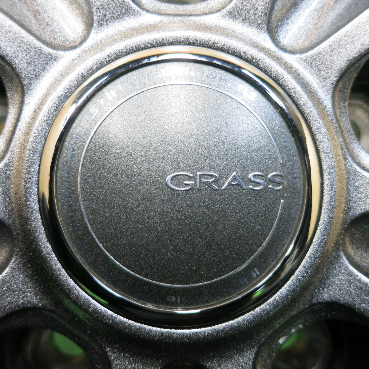 *送料無料*バリ溝！キレイ！9.5分以上★スタッドレス 225/65R17 ヨコハマ アイスガード G075 GRASS グラス 17インチ PCD114.3/5H★4011701イス