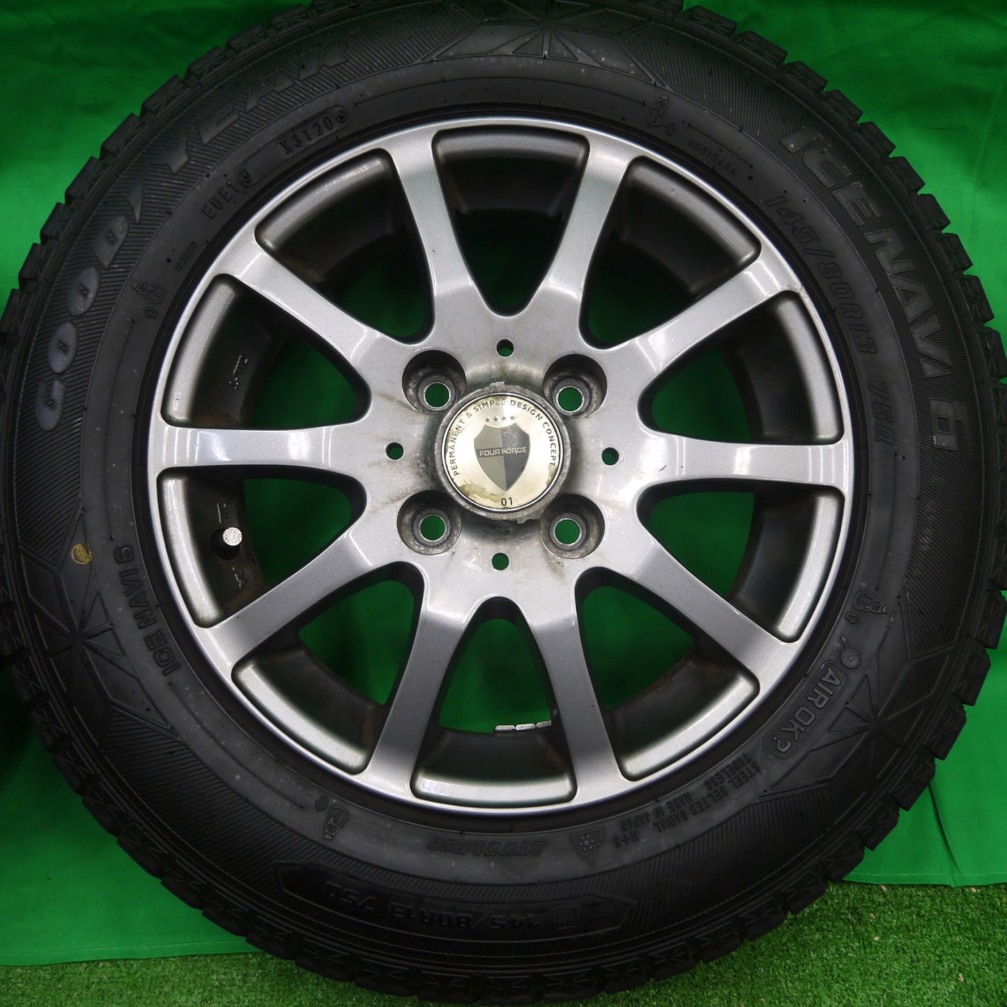 [送料無料]バリ溝！20年！9.5分以上★スタッドレス 145/80R13 グッドイヤー アイスナビ6 FOUR FORCE 社外 アルミ 13インチ PCD100/4H★3062404ヌス