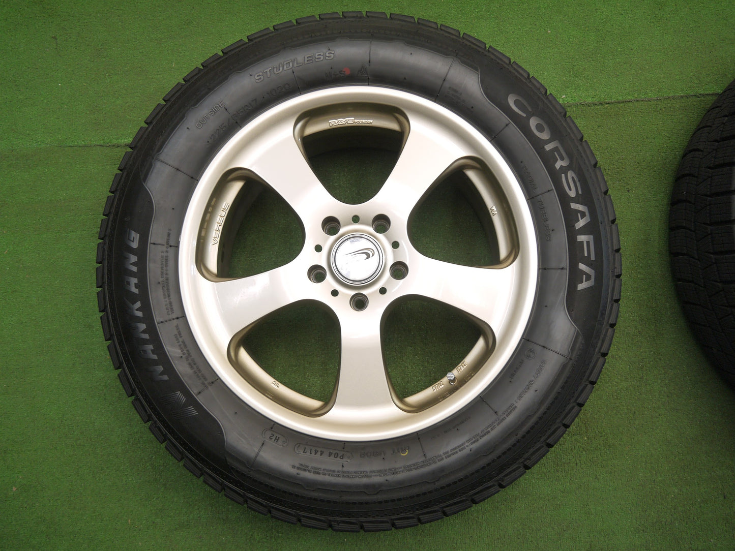 [送料無料]バリ溝！キレイ！9.5分★スタッドレス 225/65R17 RAYS VERSUS STIVALE ナンカン CORSAFA レイズ ベルサス スティバーレ PCD114.3/5H★2111507アス