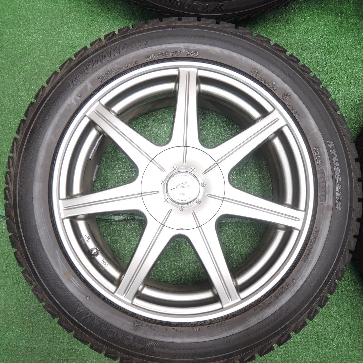 [送料無料]バリ溝！キレイ！9.5分★スタッドレス 215/55R17 ヨコハマ アイスガード iG30 JOKER weds ジョーカー 17インチ PCD100 114.3/5H マルチ★3101905TNス