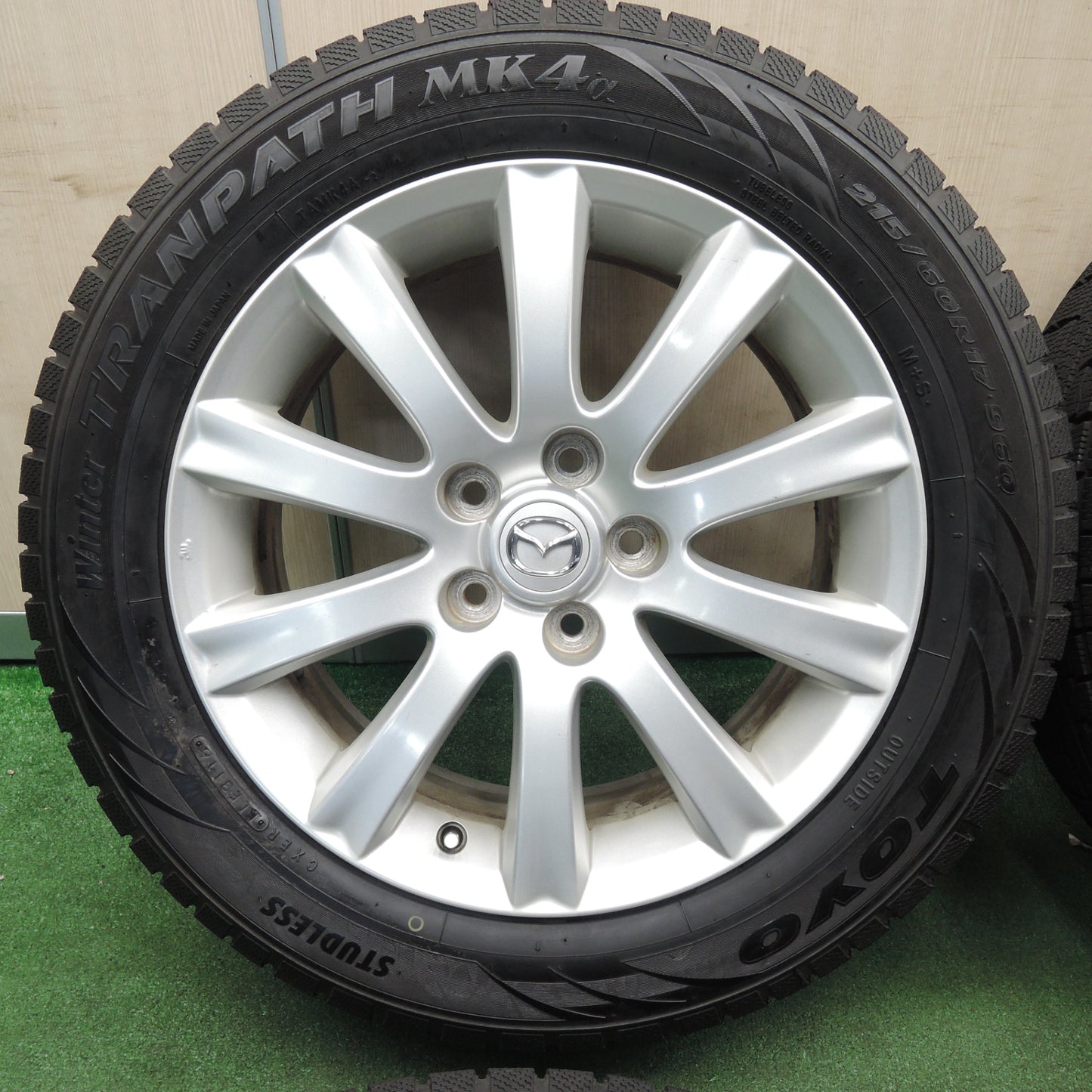 *送料無料* バリ溝！9.5分★マツダ MPV 純正 215/60R17 スタッドレス トーヨー ウインター トランパス MK4α 17インチ PCD114.3/5H★4030103TNス