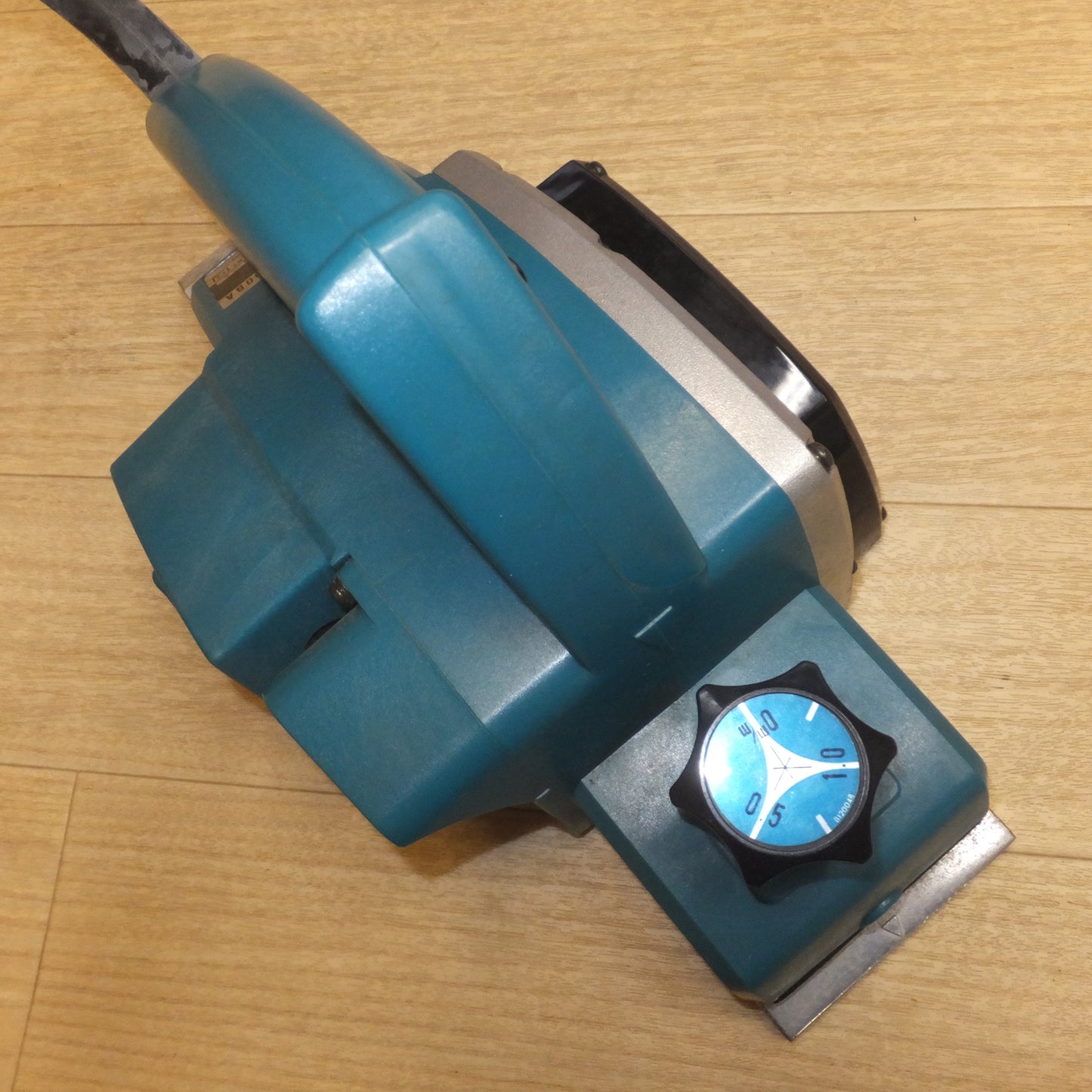 [送料無料] ★マキタ makita 82mm カンナ 1900BA　100V 480W 50-60Hz 5A 16000/min★