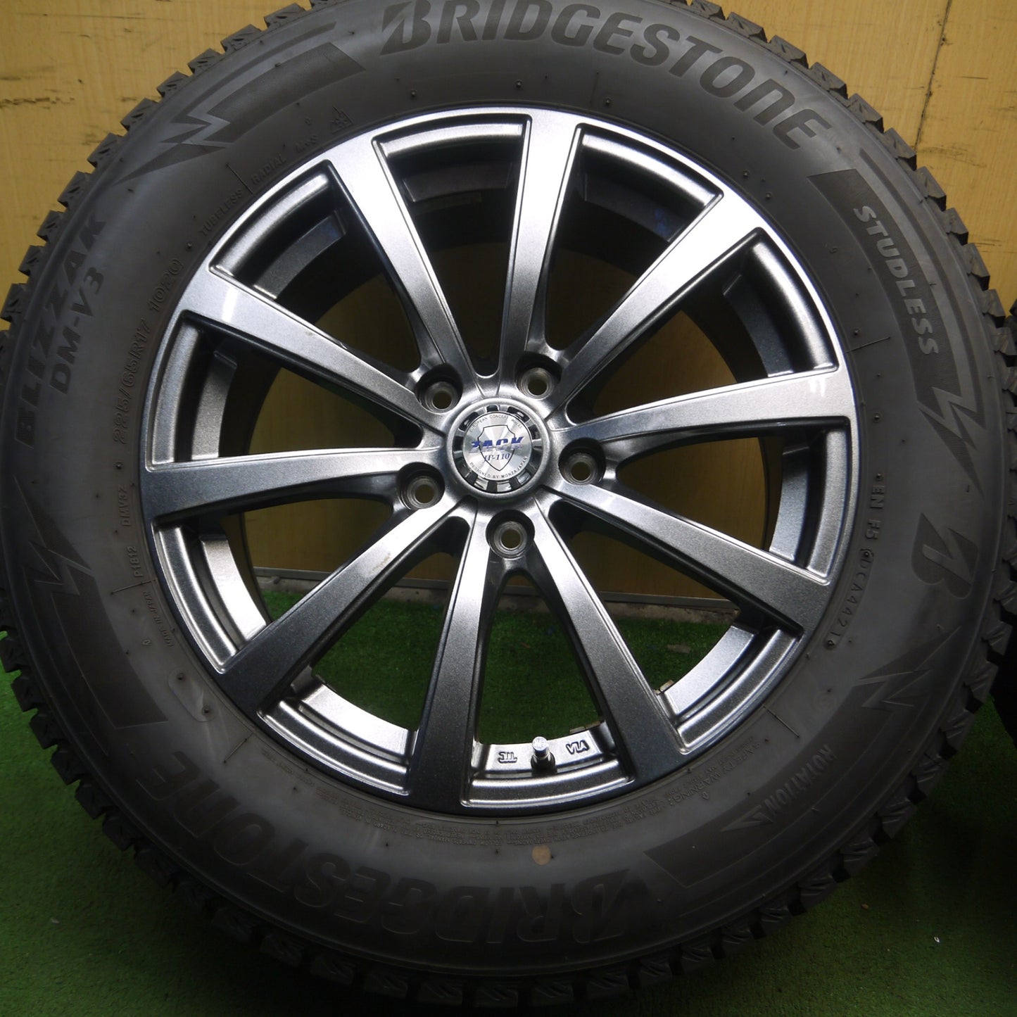 *送料無料* バリ溝！21年！キレイ！9.5分★スタッドレス 225/65R17 ブリヂストン ブリザック DM-V3 ZACK JP-110 MONZA ザック PCD114.3/5H★4030809Hス