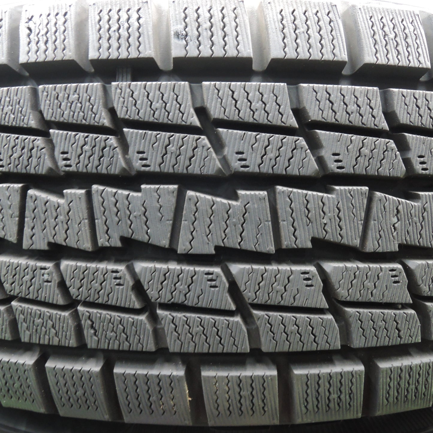 *送料無料* バリ溝！キレイ！9.5分以上★スタッドレス 225/65R17 グッドイヤー アイスナビ SUV ravrion RS01 17インチ PCD114.3/5H★4030203HAス