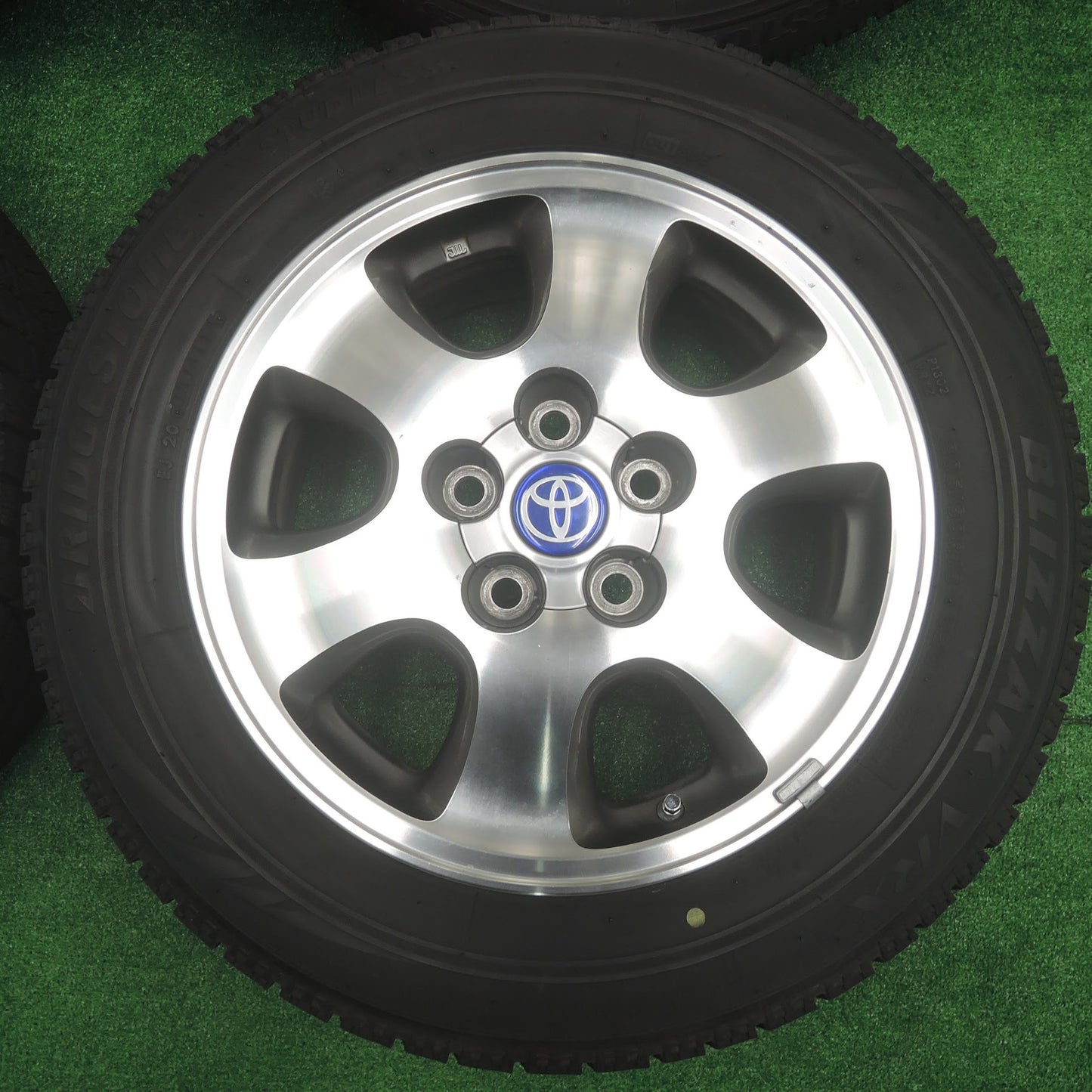 [送料無料]バリ溝！9分★トヨタ イプサム 純正 205/60R16 スタッドレス ブリヂストン ブリザック VRX 16インチ PCD114.3/5H★3072003SYス
