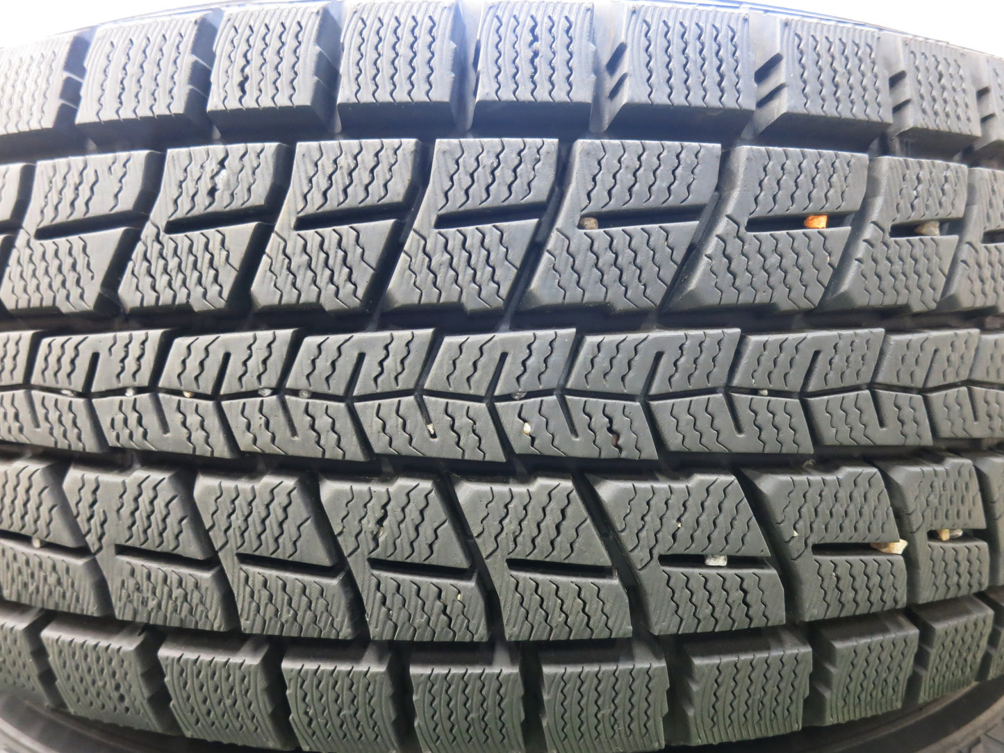 [送料無料]バリ溝！19年！綺麗！9.5分以上★スタッドレス 225/65R17 ダンロップ ウインターマックス SJ8 DUFACT デュファクト 17インチ PCD114.3/5H★2121401ヒス
