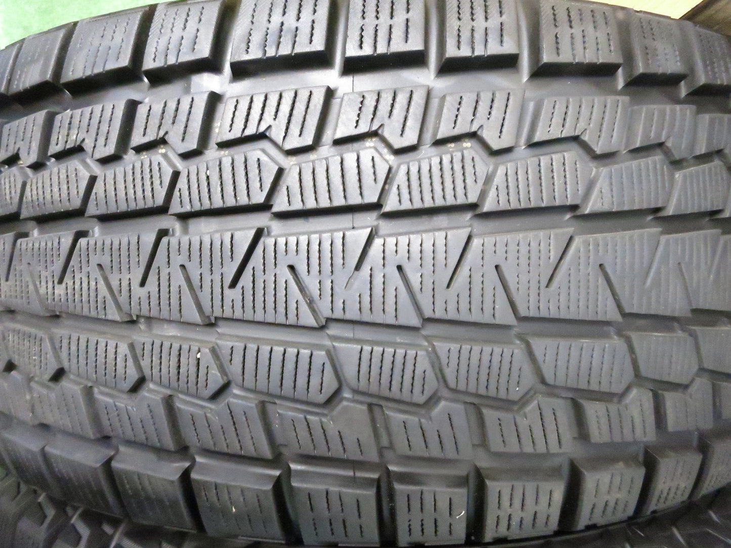 [送料無料]バリ溝！19年！キレイ！9分★ボルボ 等 EURO TECH 235/55R17 スタッドレス ヨコハマ アイスガード G075 ユーロテック PCD108/5H★3011110Hス