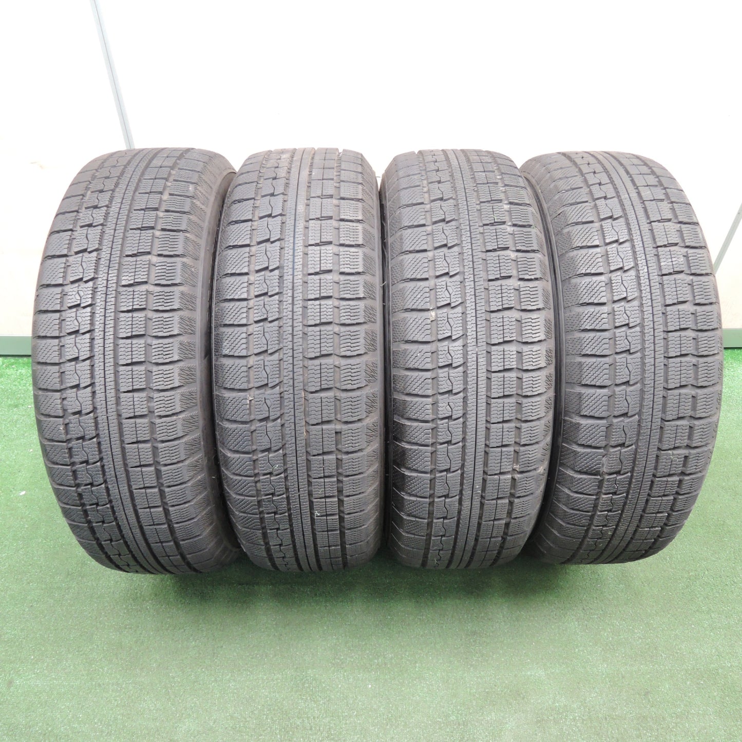 *送料無料* バリ溝！9.5分★マツダ MPV 純正 215/60R17 スタッドレス トーヨー ウインター トランパス MK4α 17インチ PCD114.3/5H★4030103TNス