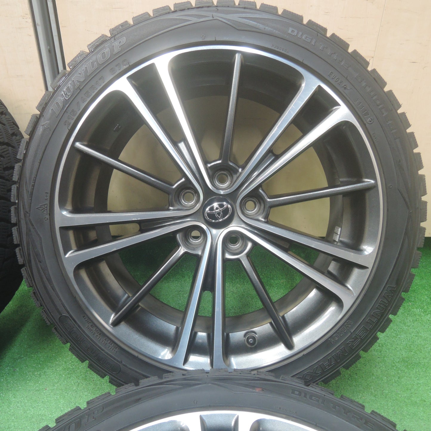 *送料無料* バリ溝！キレイ！9.5分★トヨタ 86 スバル BRZ 純正 215/45R17 スタッドレス ダンロップ ウインターマックス WM01 PCD100/5H★4022101SYス