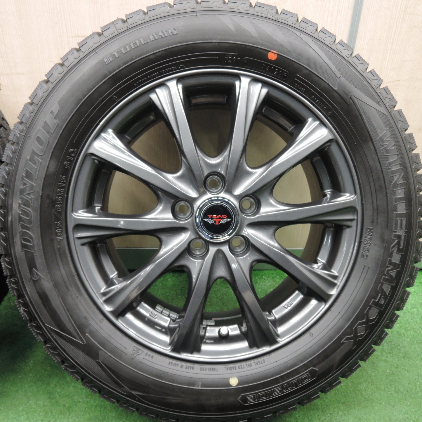 *送料無料*超バリ溝！20年！キレイ！ほぼ10分★プリウス 等 195/65R15 スタッドレス ダンロップ ウインターマックス WM02 TEAD テッド 15インチ PCD100/5H★3121008HAス