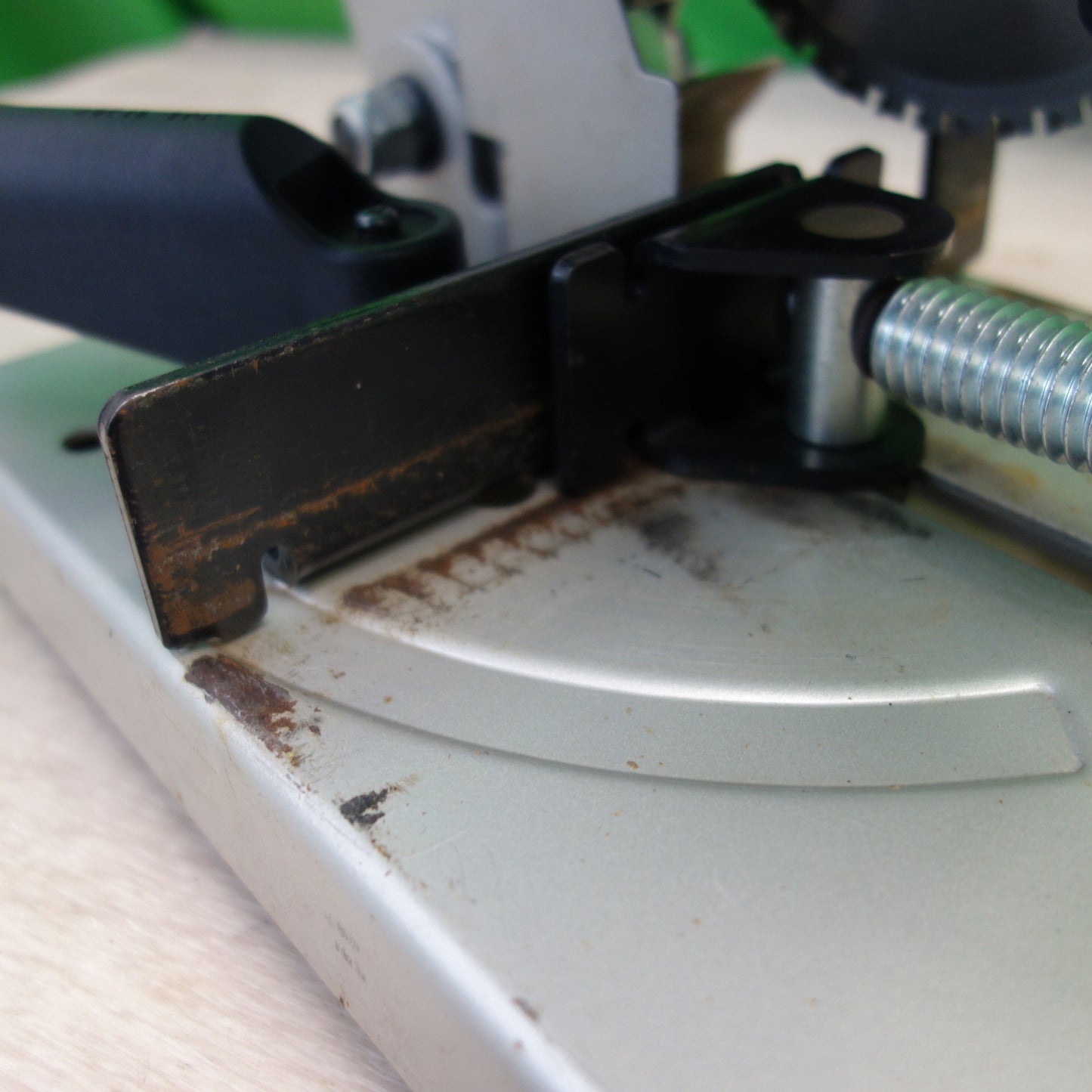 [送料無料] ☆マキタ makita 125mm 充電式 チップソー LC540D バッテリー BL1430B 切断機 工具 DIY 大工道具 電動工具☆