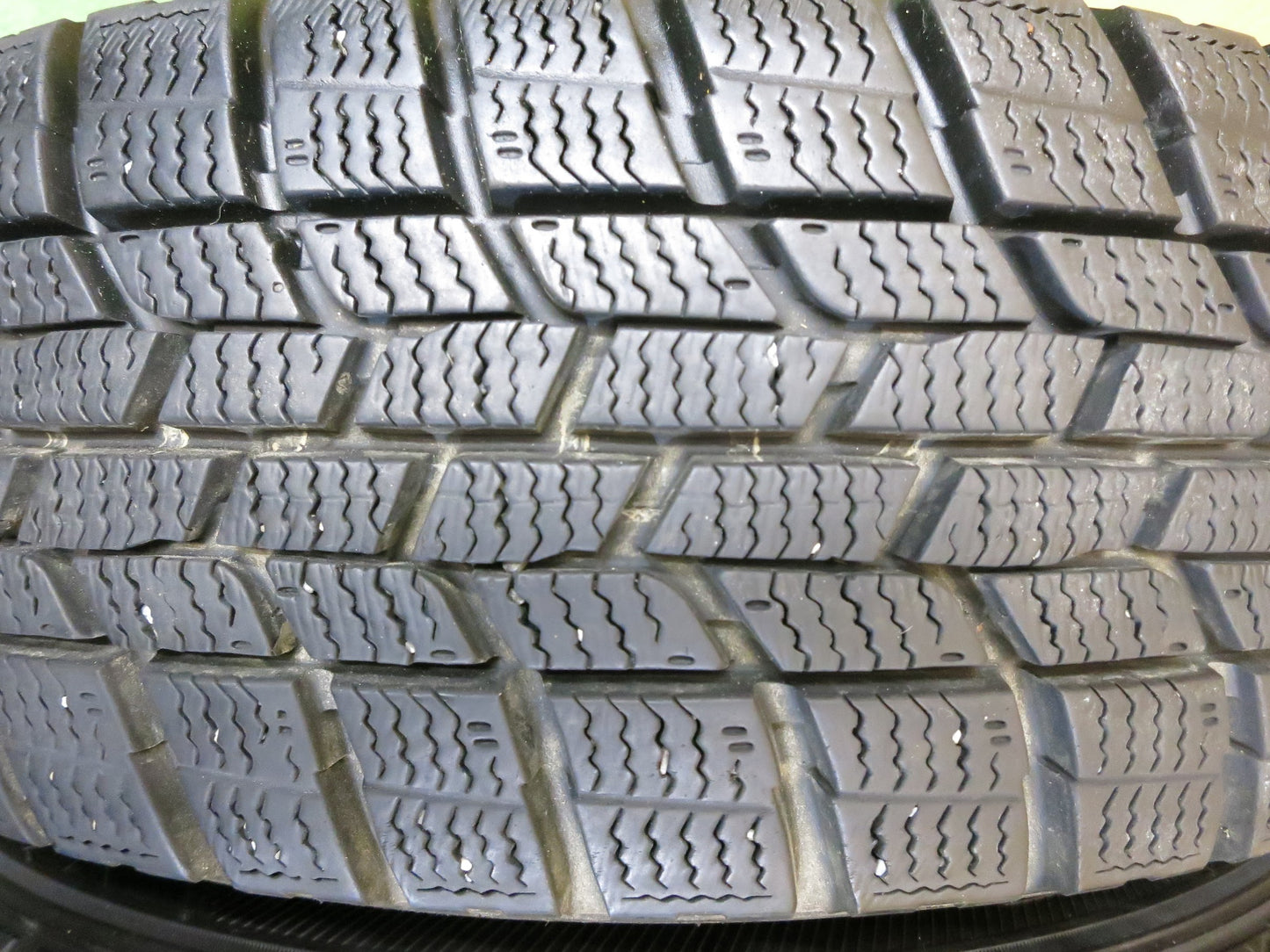 [送料無料]バリ溝！19年！9.5分以上★スタッドレス 165/65R14 グッドイヤー アイスナビ6 ravrion RS01 ラブリオン 14インチ PCD100/4H★2121904Hス