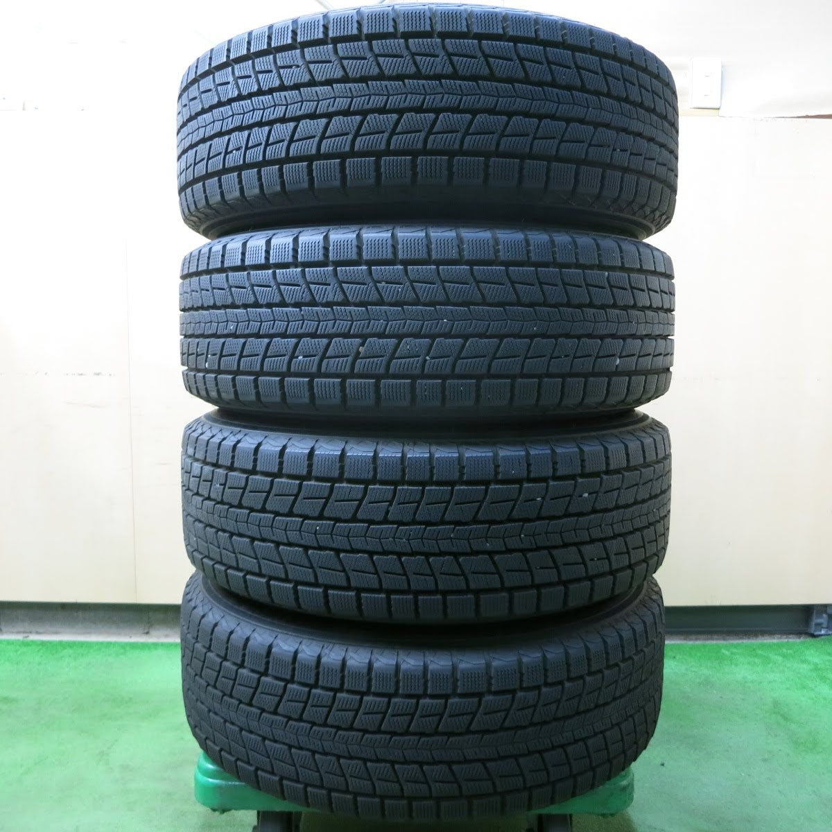 [送料無料]バリ溝！19年！キレイ！ほぼ10分★スタッドレス 225/65R17 ダンロップ ウインターマックス SJ8 SEIN ザイン 17インチ PCD114.3/5H★3102001イス