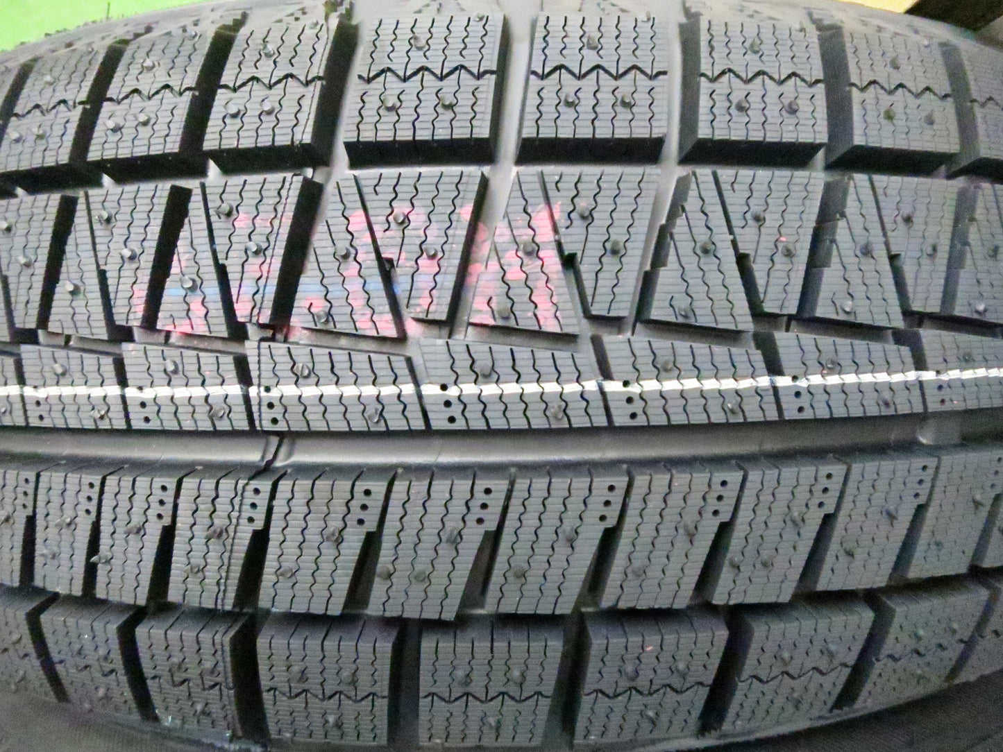 [送料無料]未使用！22年★スタッドレス 185/60R15 ブリヂストン アイスパートナー2 タイヤ 15インチ フィット スイフト ヴィッツ アクア 等★3031003Hスタ