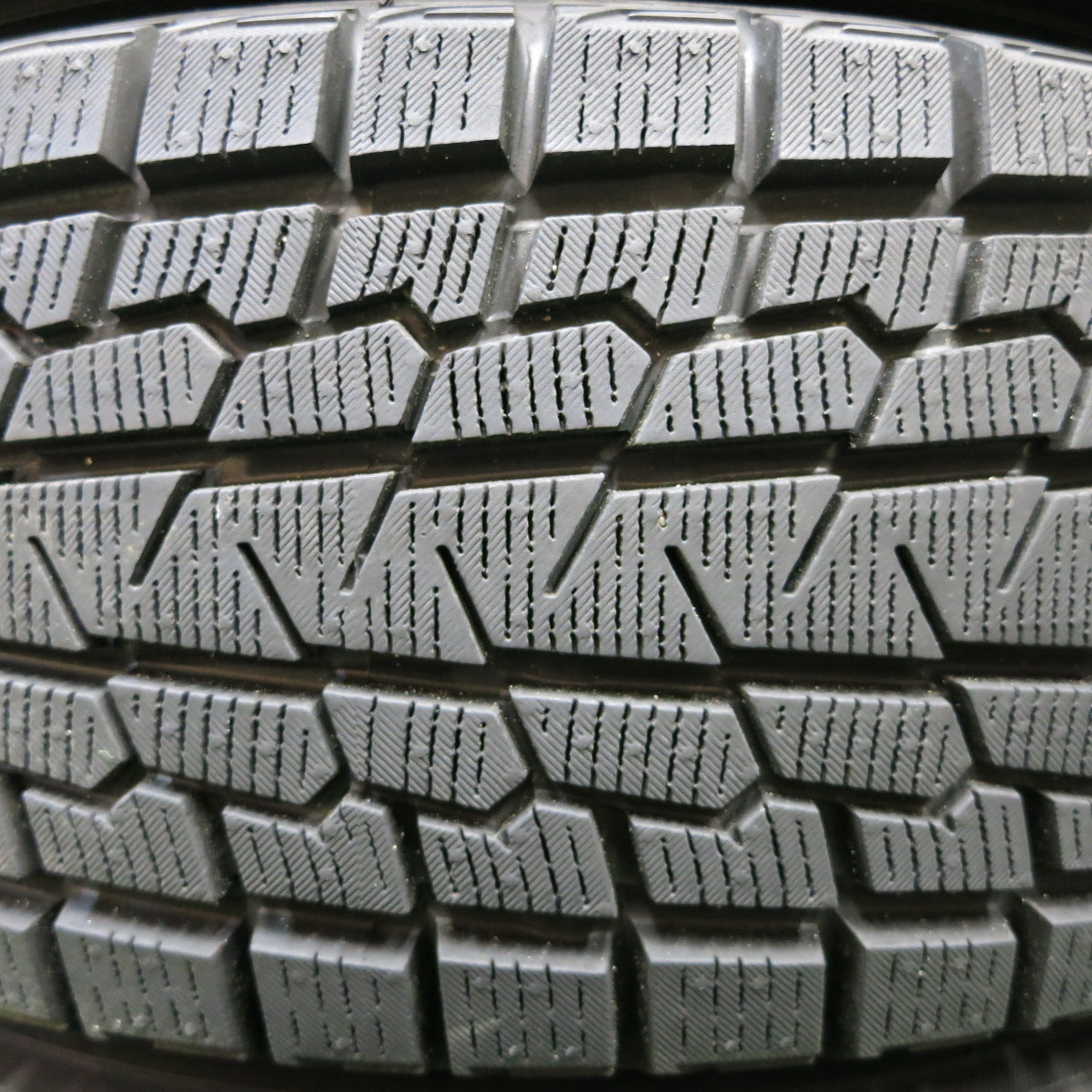 *送料無料*バリ溝！キレイ！9.5分以上★スタッドレス 225/65R17 ヨコハマ アイスガード G075 GRASS グラス 17インチ PCD114.3/5H★4011701イス