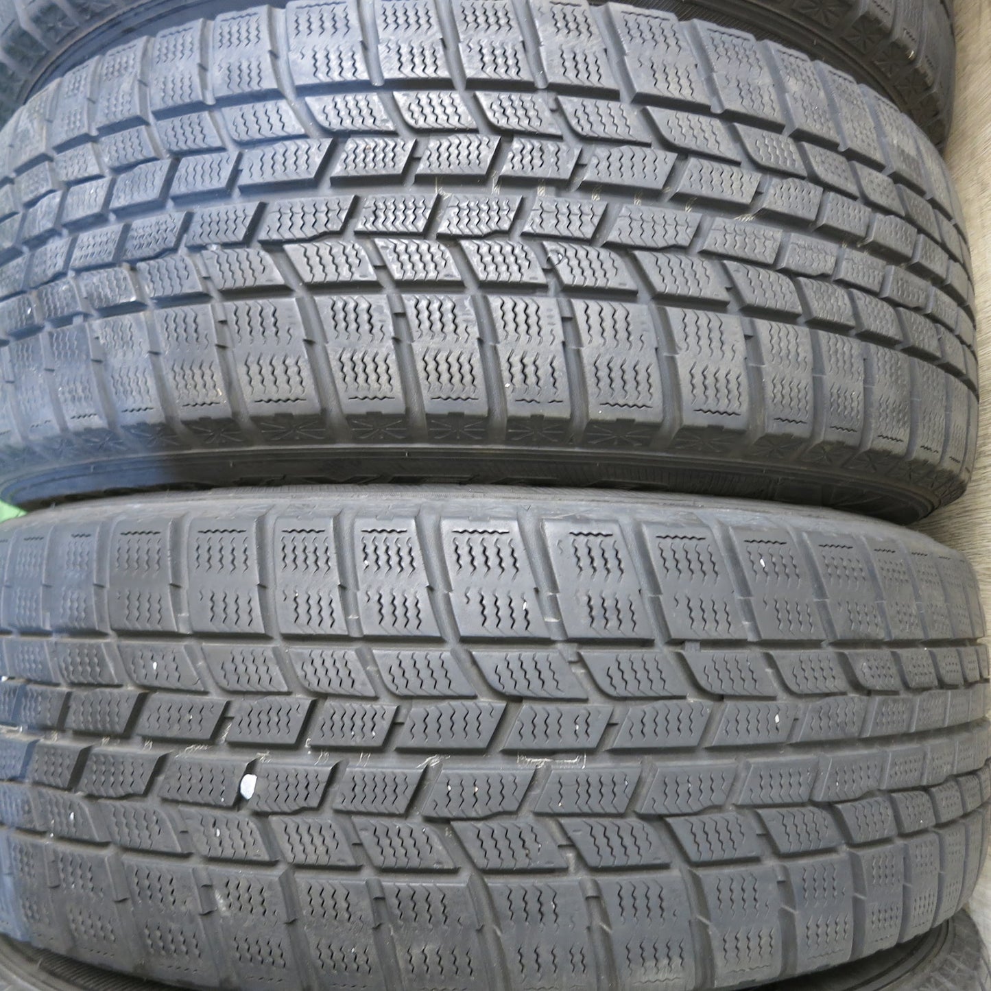 [送料無料]キレイ★スタッドレス 215/60R17 グッドイヤー アイスナビ6 ravrion LUMIERE ラブリオン 17インチ PCD114.3/5H★3061205Hス