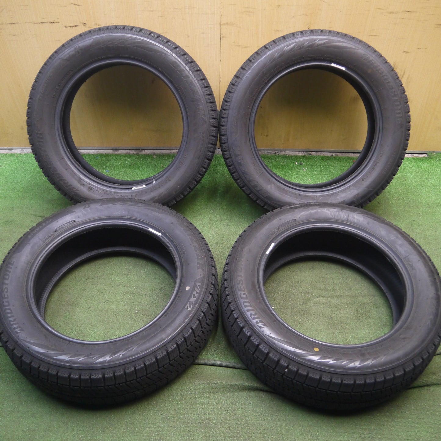 *送料無料*バリ溝！21年！8.5分★スマート フォーフォー 165/65R15 185/60R15 スタッドレス ブリヂストン ブリザック VRX2 タイヤ 15インチ★4011606Hスタ