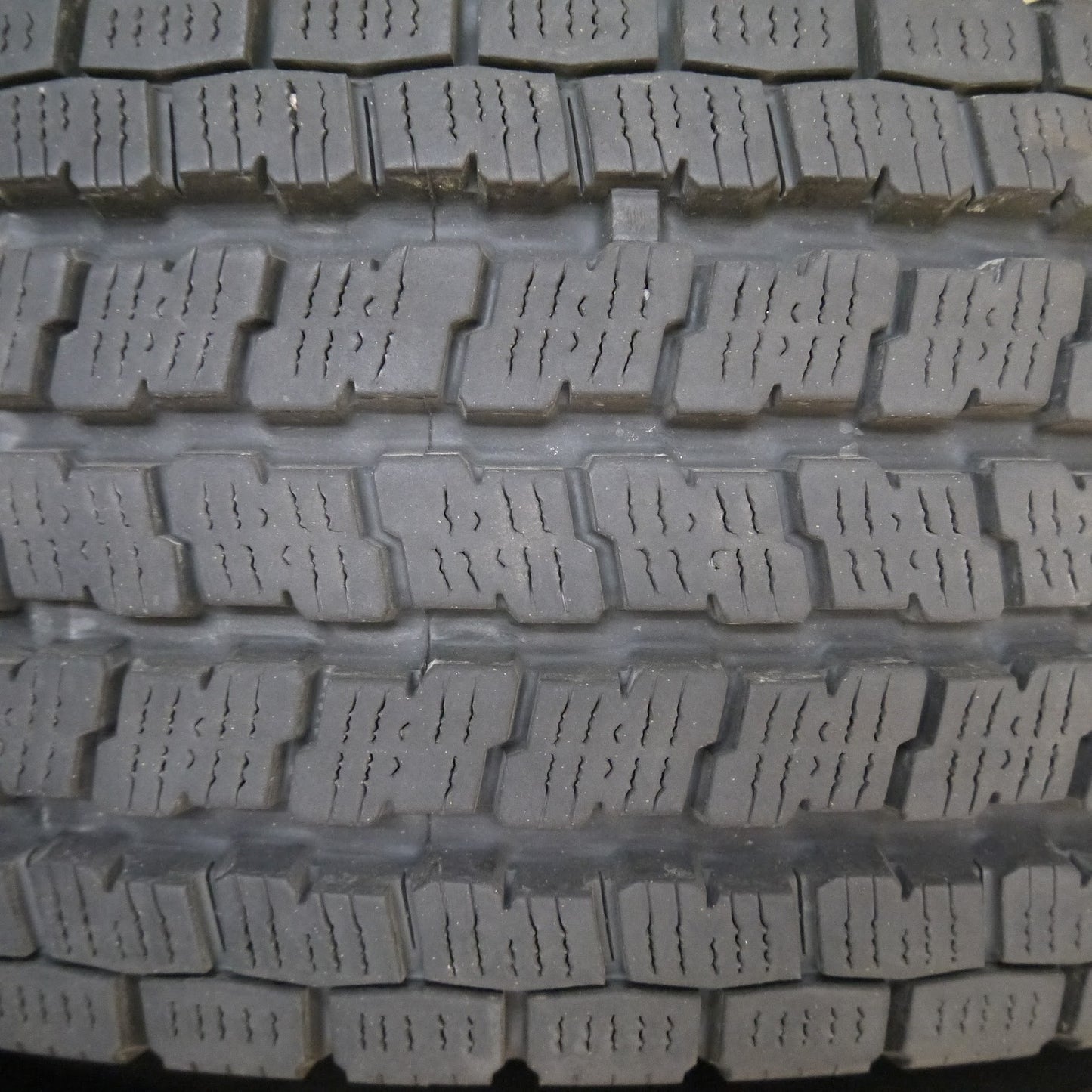 [送料無料]バリ溝！21年！9.5分★トヨタ ハイエース 純正 スチール 195/80R15 107/105L スタッドレス ヨコハマ アイスガード iG91 PCD139.7/6H★3070308Hス