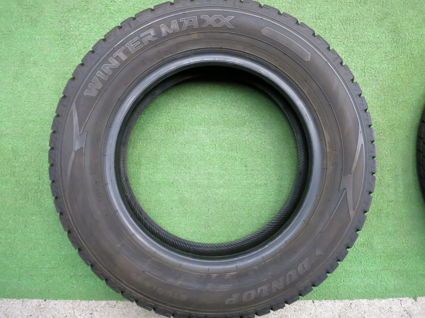 [送料無料]バリ溝！21年！9.5分以上★スタッドレス 165/70R14 ダンロップ ウインターマックス WM02 タイヤ 14インチ マーチ ヴィッツ パッソ 等★2121611Hスタ