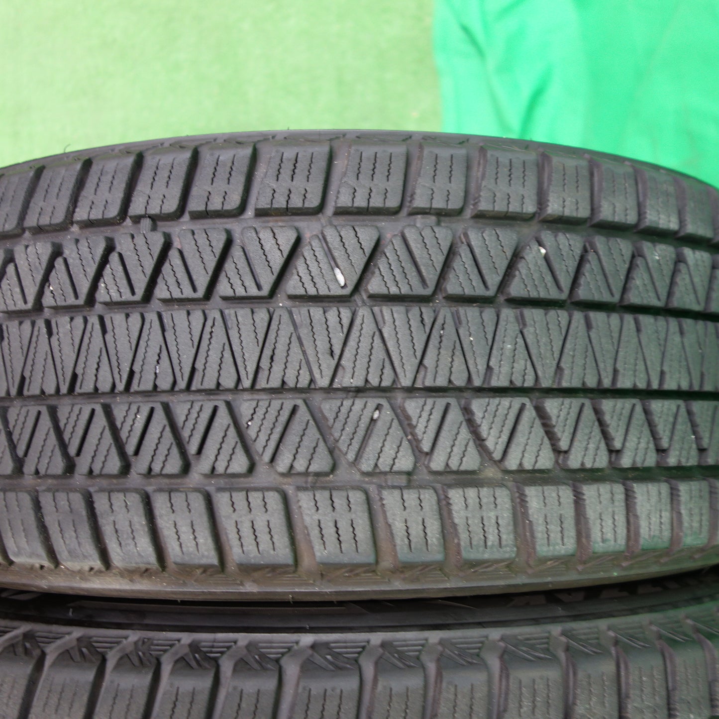 *送料無料*バリ溝！20年！キレイ！9分★レガシィ 等 225/60R17 スタッドレス ブリヂストン ブリザック DM-V3 ECO FORME エコフォルム 17インチ PCD100/5H★3100702TNス