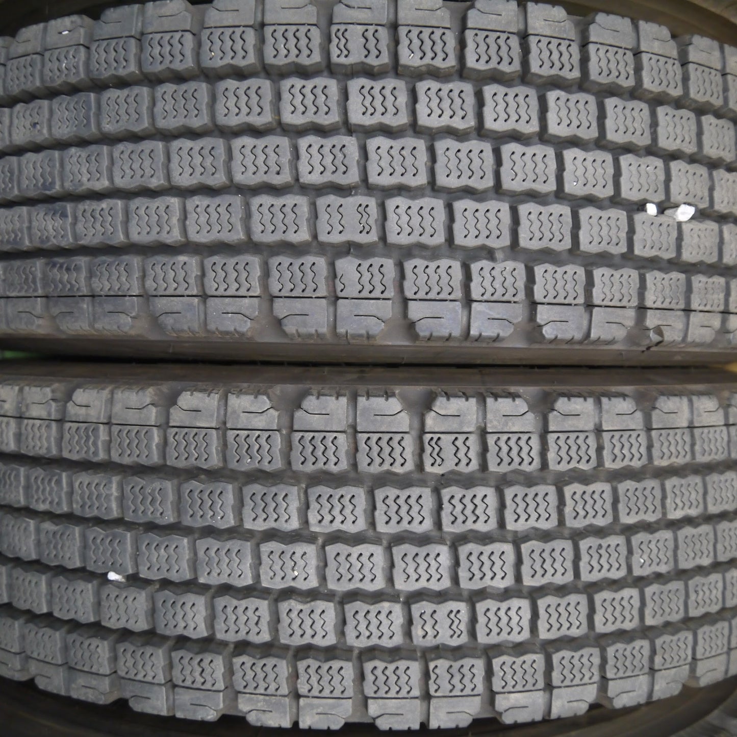 [送料無料]4本価格！22年★トラック タイヤ 225/80R17.5 123/122L スタッドレス ブリヂストン W910 17.5インチ★3050302クスタ