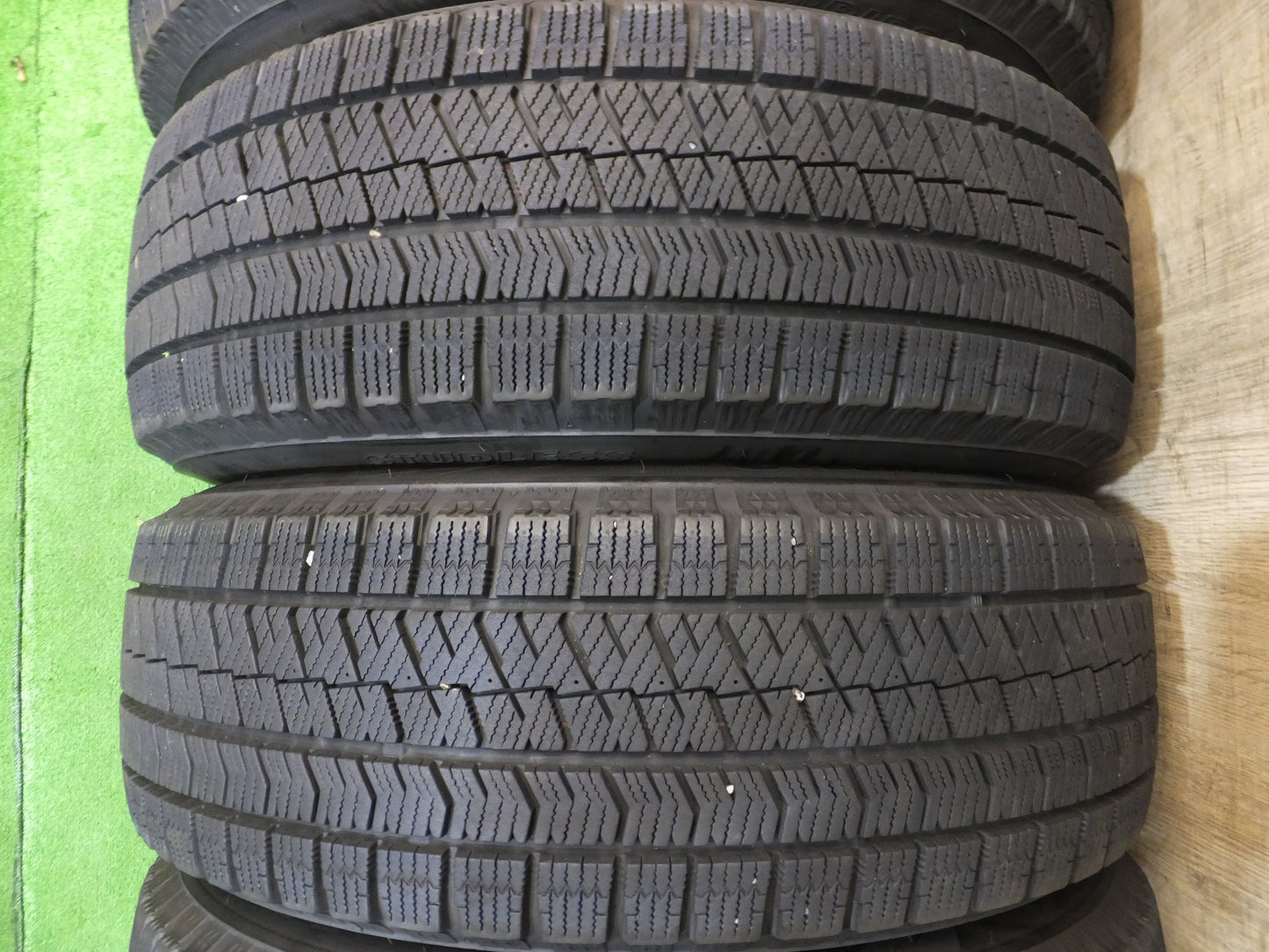 [送料無料]バリ溝！キレイ！8.5分★プリウス 等 195/65R15 スタッドレス ブリヂストン ブリザック VRX2 LAYCEA -02- レイシア 15インチ PCD100/5H★2082305Hス