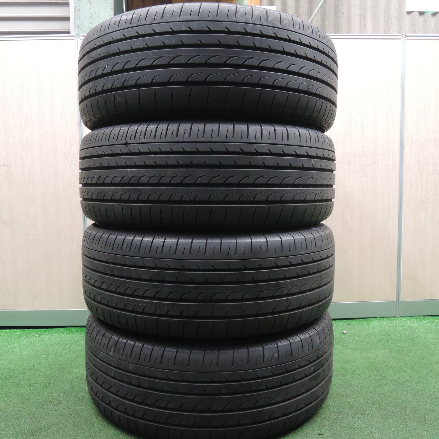 *送料無料*バリ溝！8.5分★トヨタ 10系 アルファード 純正 215/55R17 ヨコハマ ブルーアース RV-02 17インチ PCD114.3/5H★3120306HAノ